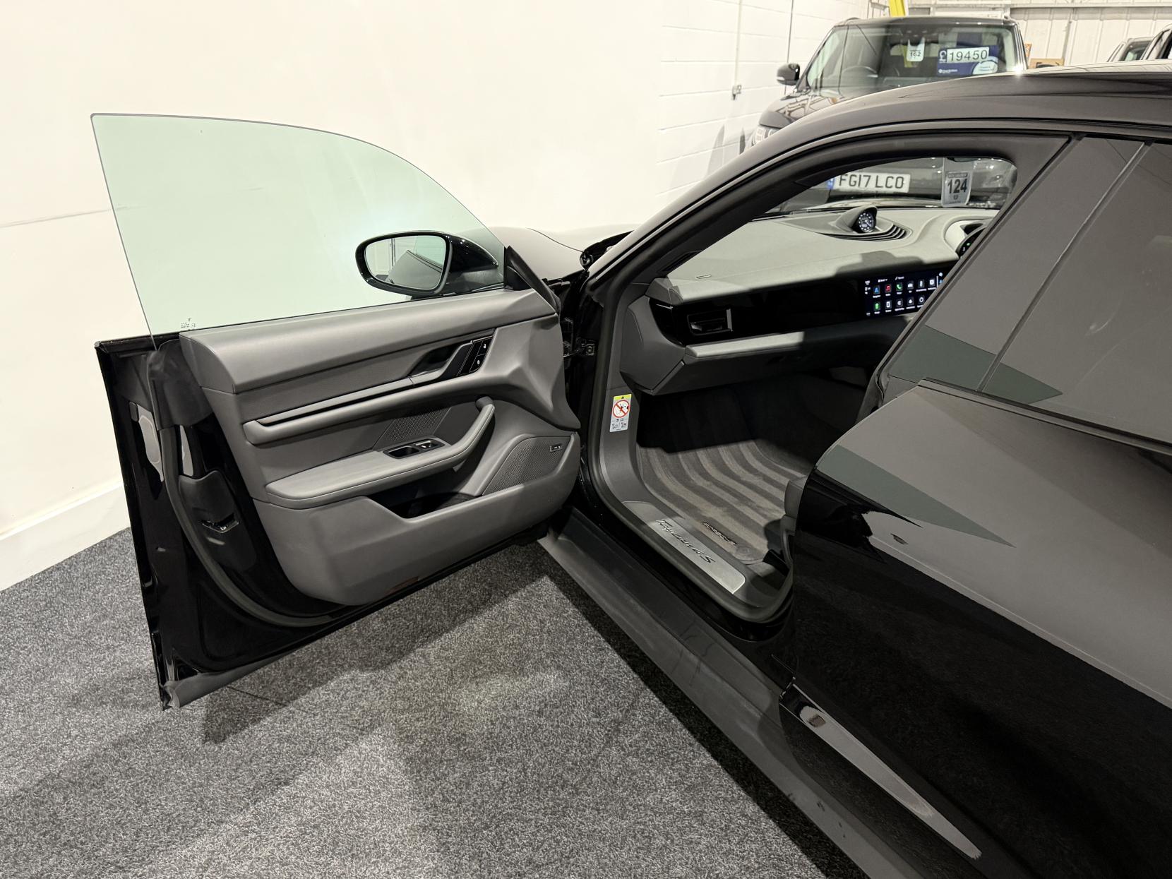 Porsche Taycan Performance Plus 93.4kWh 4S Sport Turismo 5dr Electric Auto 4WD (11kW Charger) (571 ps)