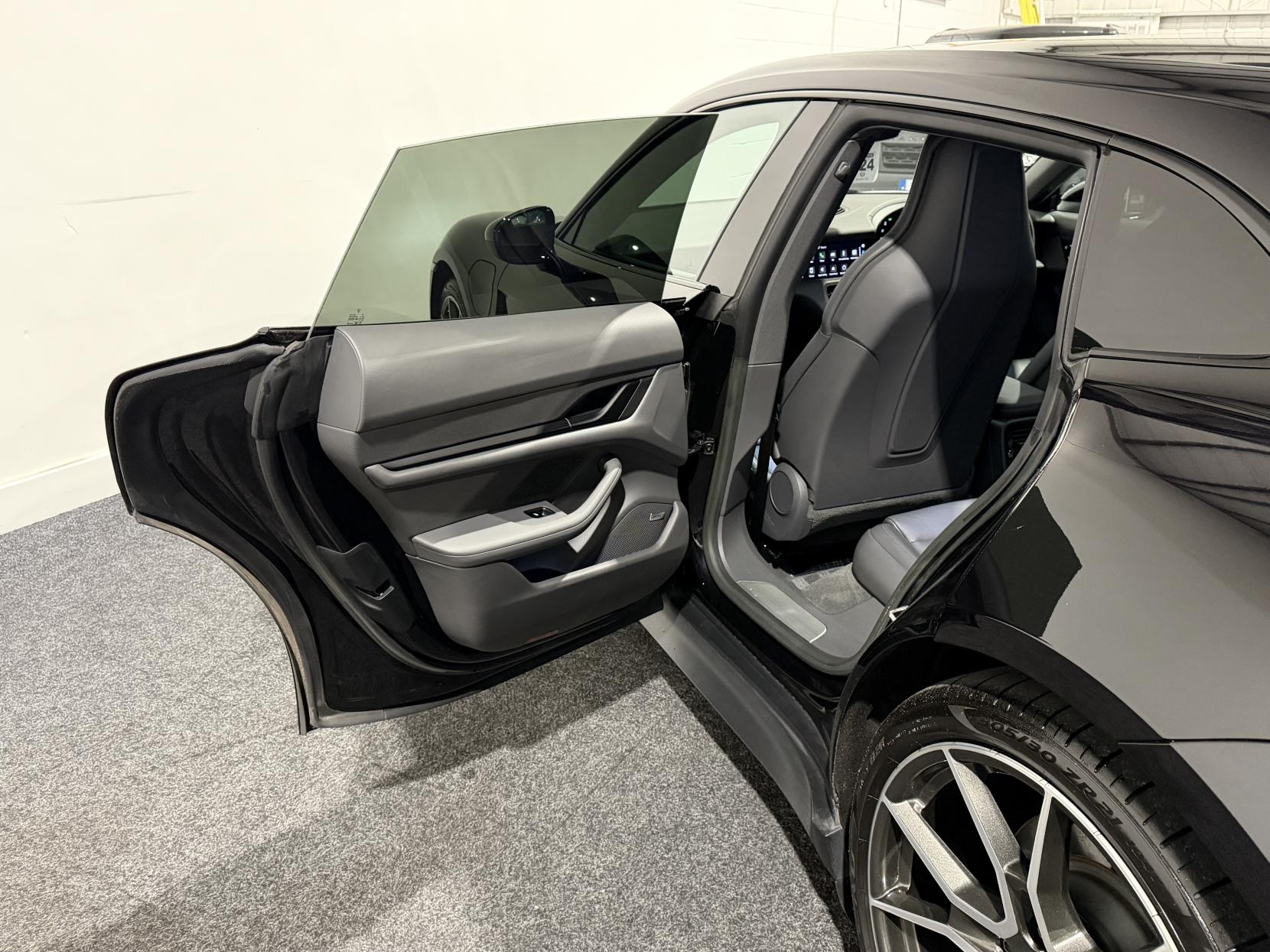 Porsche Taycan Performance Plus 93.4kWh 4S Sport Turismo 5dr Electric Auto 4WD (11kW Charger) (571 ps)