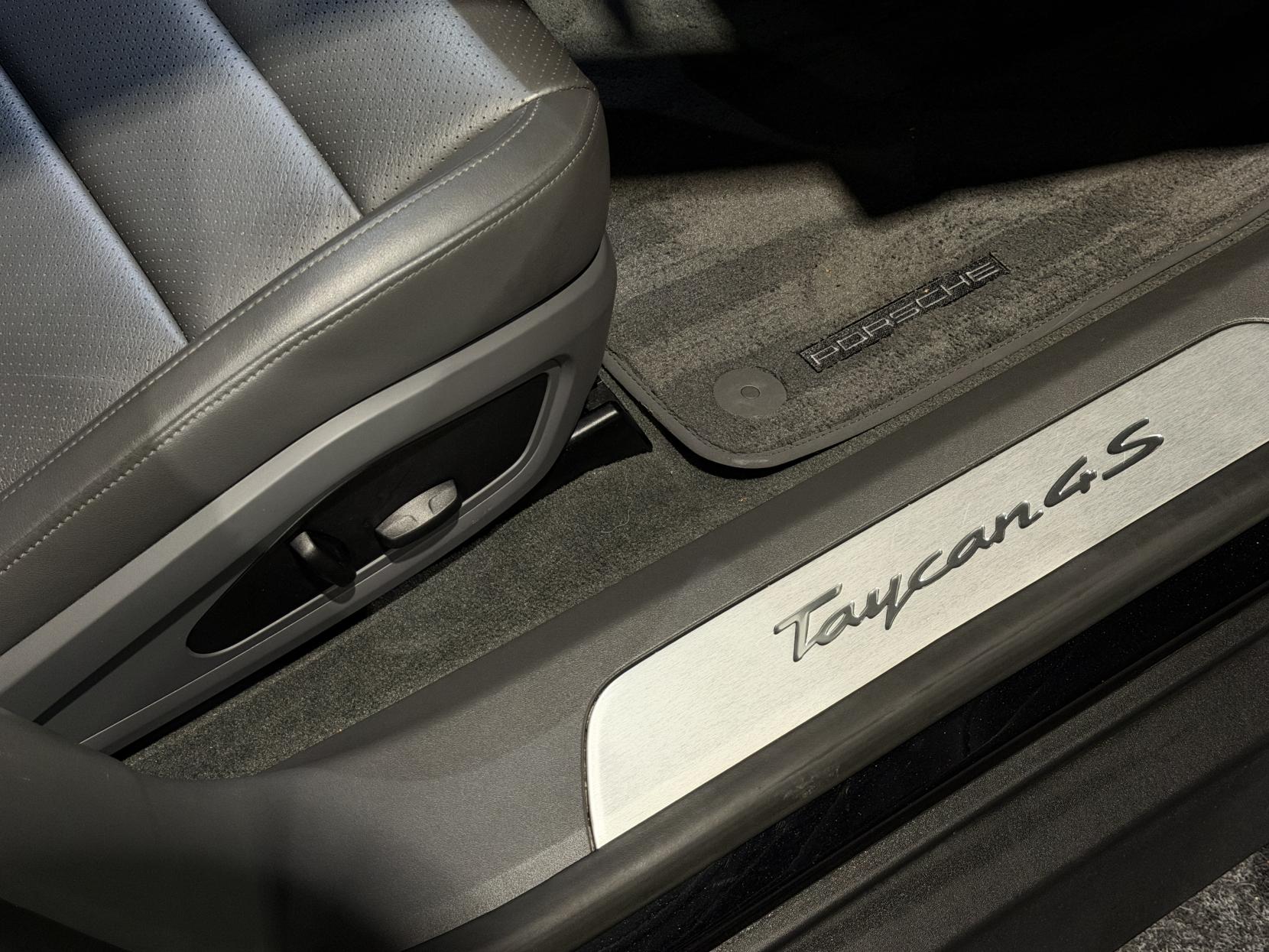 Porsche Taycan Performance Plus 93.4kWh 4S Sport Turismo 5dr Electric Auto 4WD (11kW Charger) (571 ps)