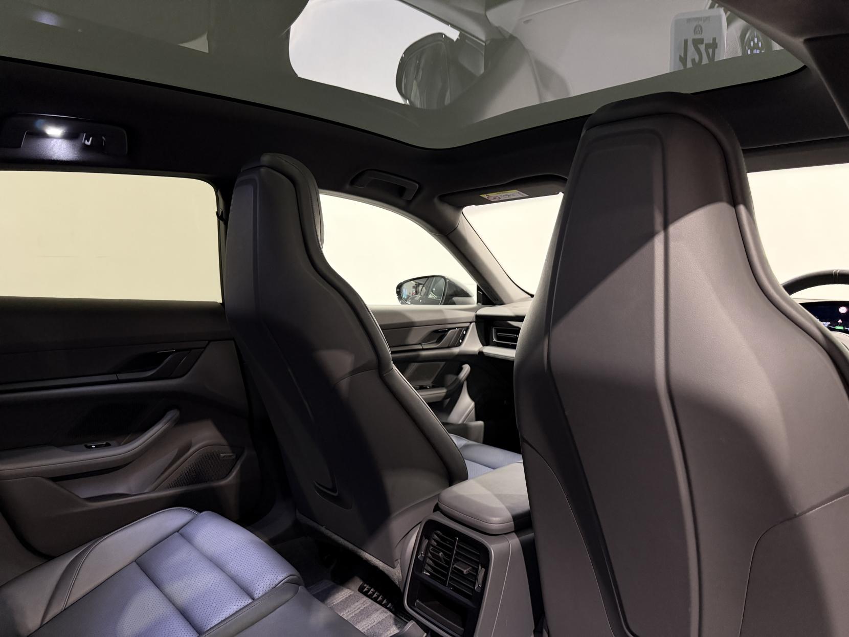 Porsche Taycan Performance Plus 93.4kWh 4S Sport Turismo 5dr Electric Auto 4WD (11kW Charger) (571 ps)