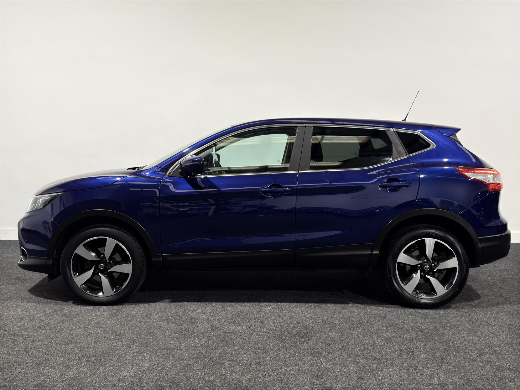 Nissan Qashqai 1.5 dCi n-tec SUV 5dr Diesel Manual 2WD Euro 5 (s/s) (110 ps)