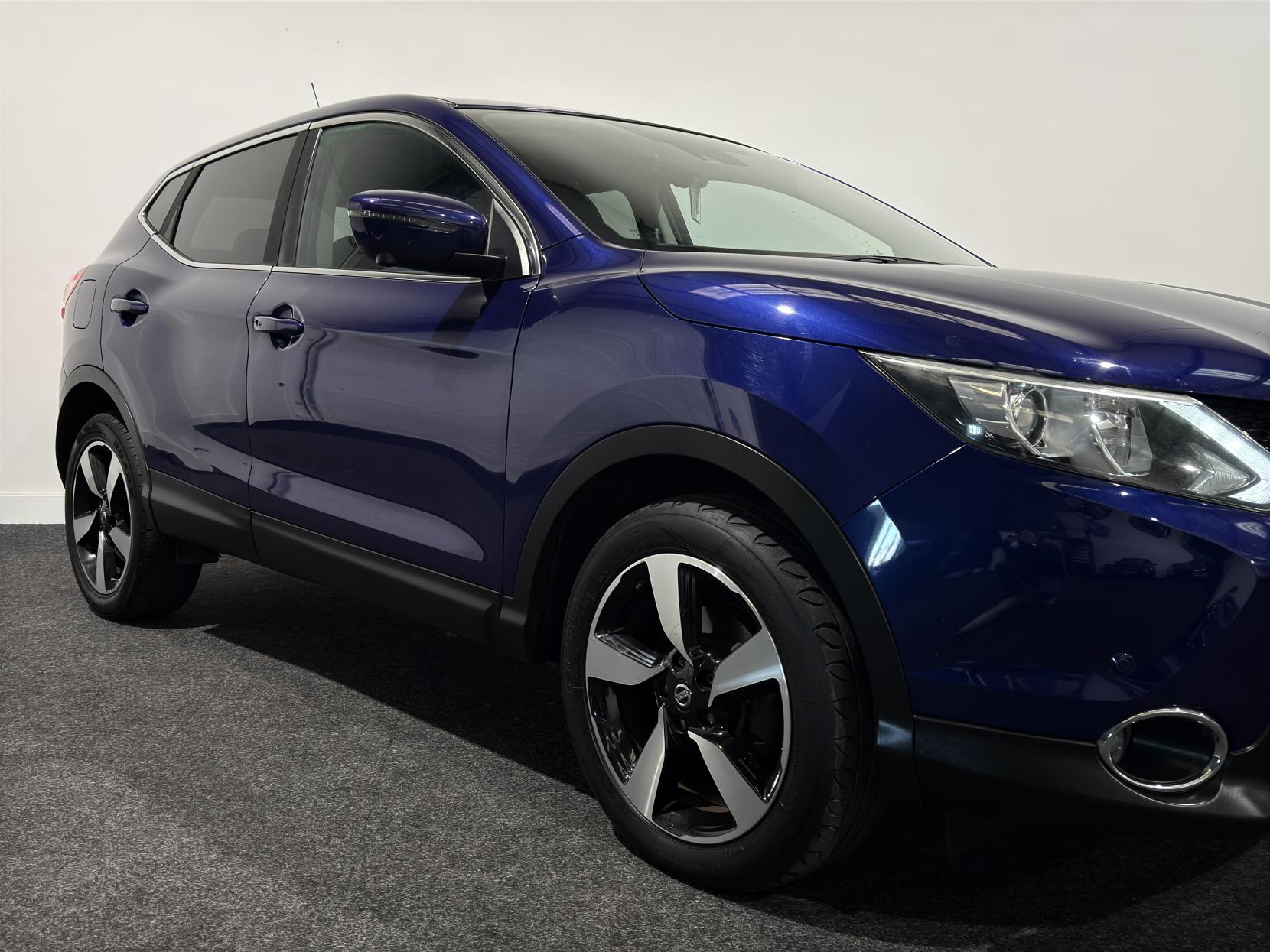 Nissan Qashqai 1.5 dCi n-tec SUV 5dr Diesel Manual 2WD Euro 5 (s/s) (110 ps)