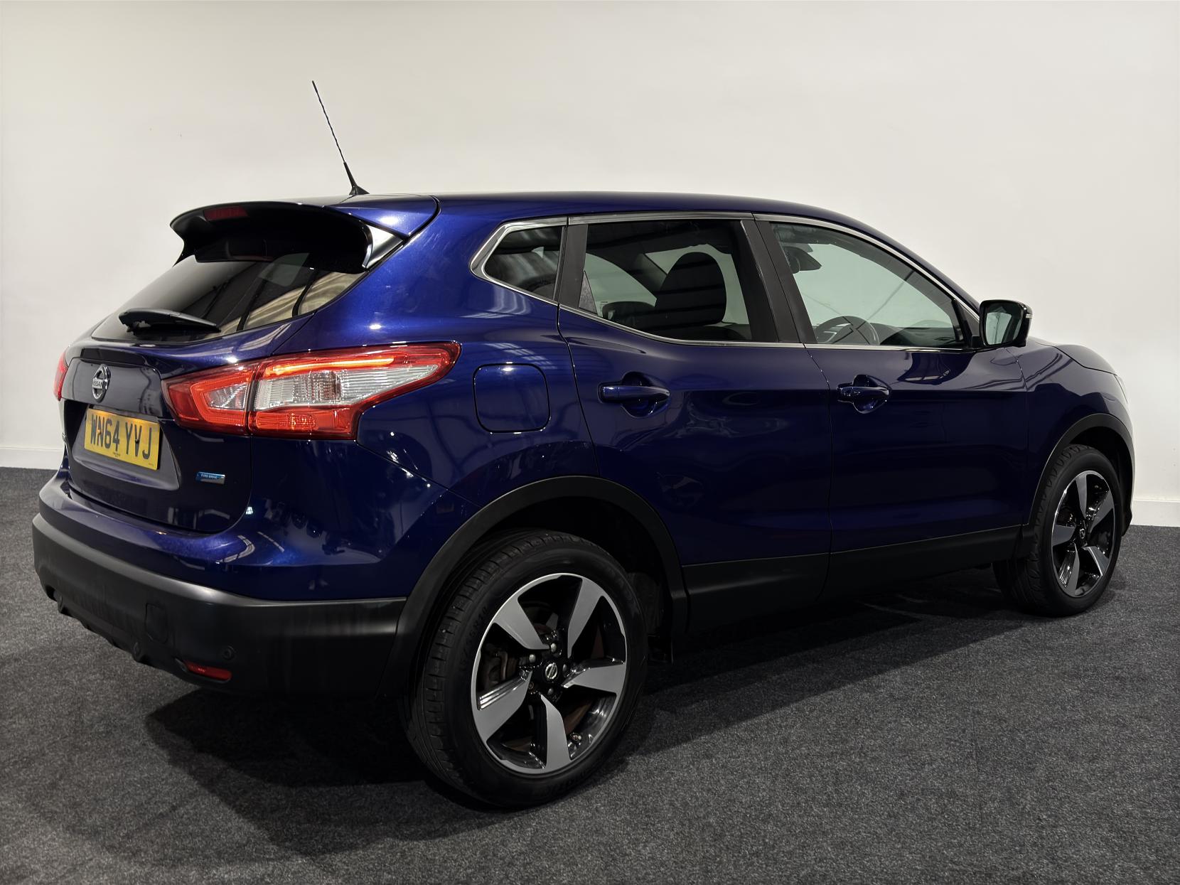 Nissan Qashqai 1.5 dCi n-tec SUV 5dr Diesel Manual 2WD Euro 5 (s/s) (110 ps)