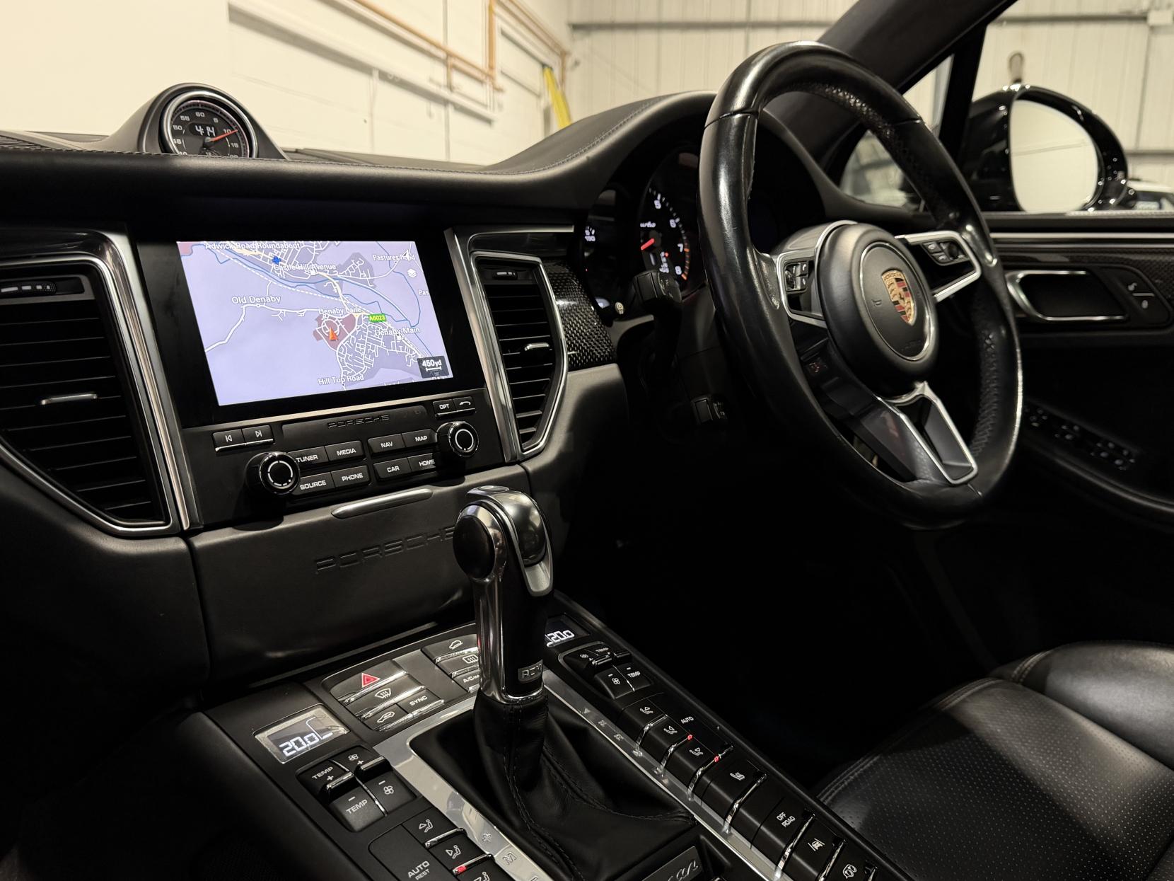 Porsche Macan 3.6T V6 Turbo SUV 5dr Petrol PDK 4WD Euro 6 (s/s) (400 ps)