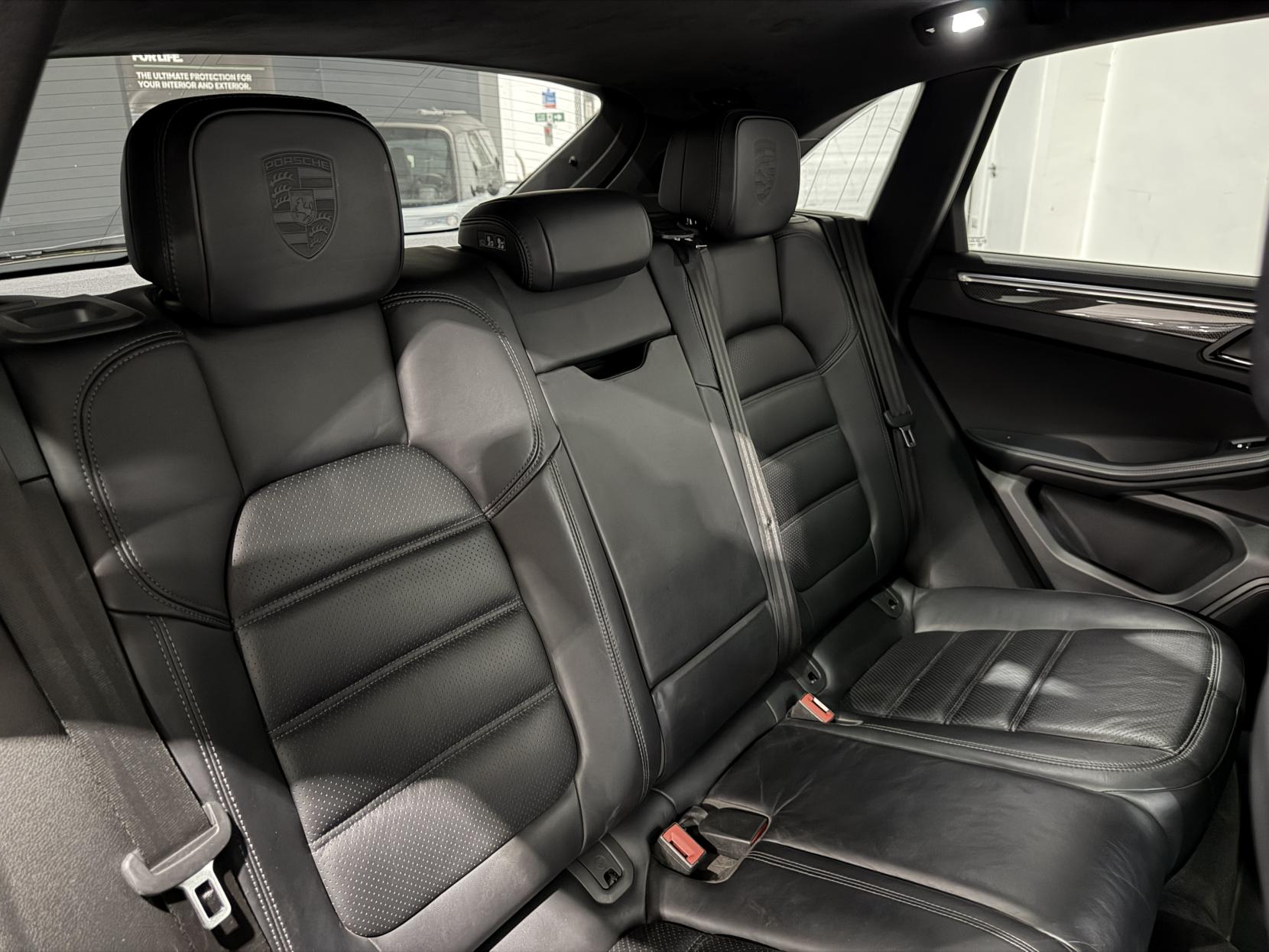 Porsche Macan 3.6T V6 Turbo SUV 5dr Petrol PDK 4WD Euro 6 (s/s) (400 ps)