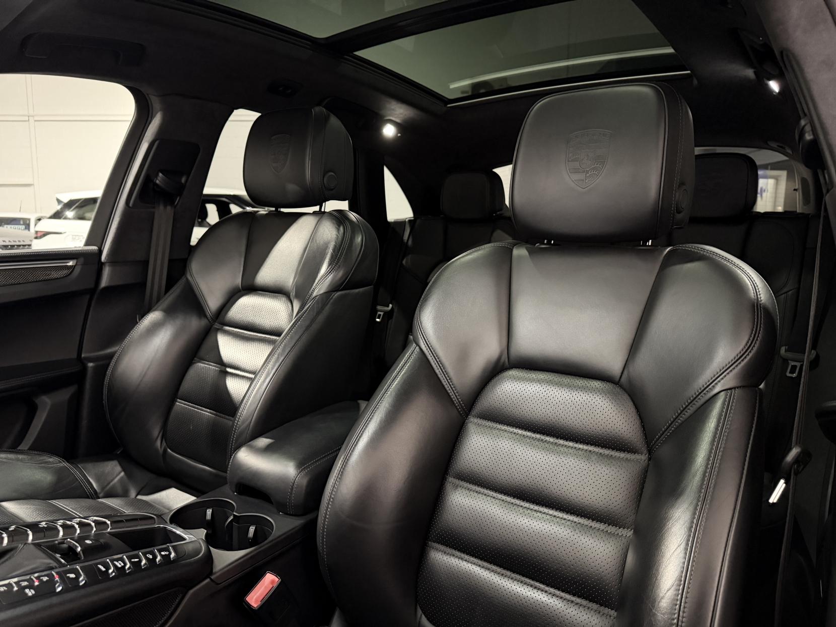 Porsche Macan 3.6T V6 Turbo SUV 5dr Petrol PDK 4WD Euro 6 (s/s) (400 ps)