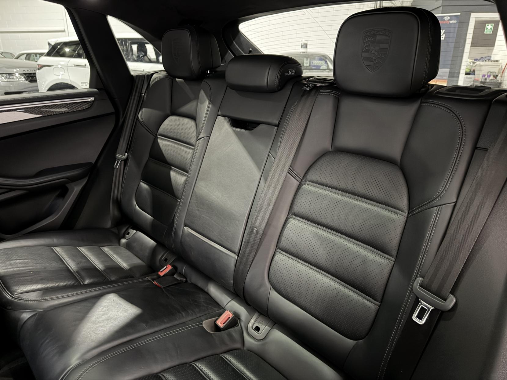 Porsche Macan 3.6T V6 Turbo SUV 5dr Petrol PDK 4WD Euro 6 (s/s) (400 ps)