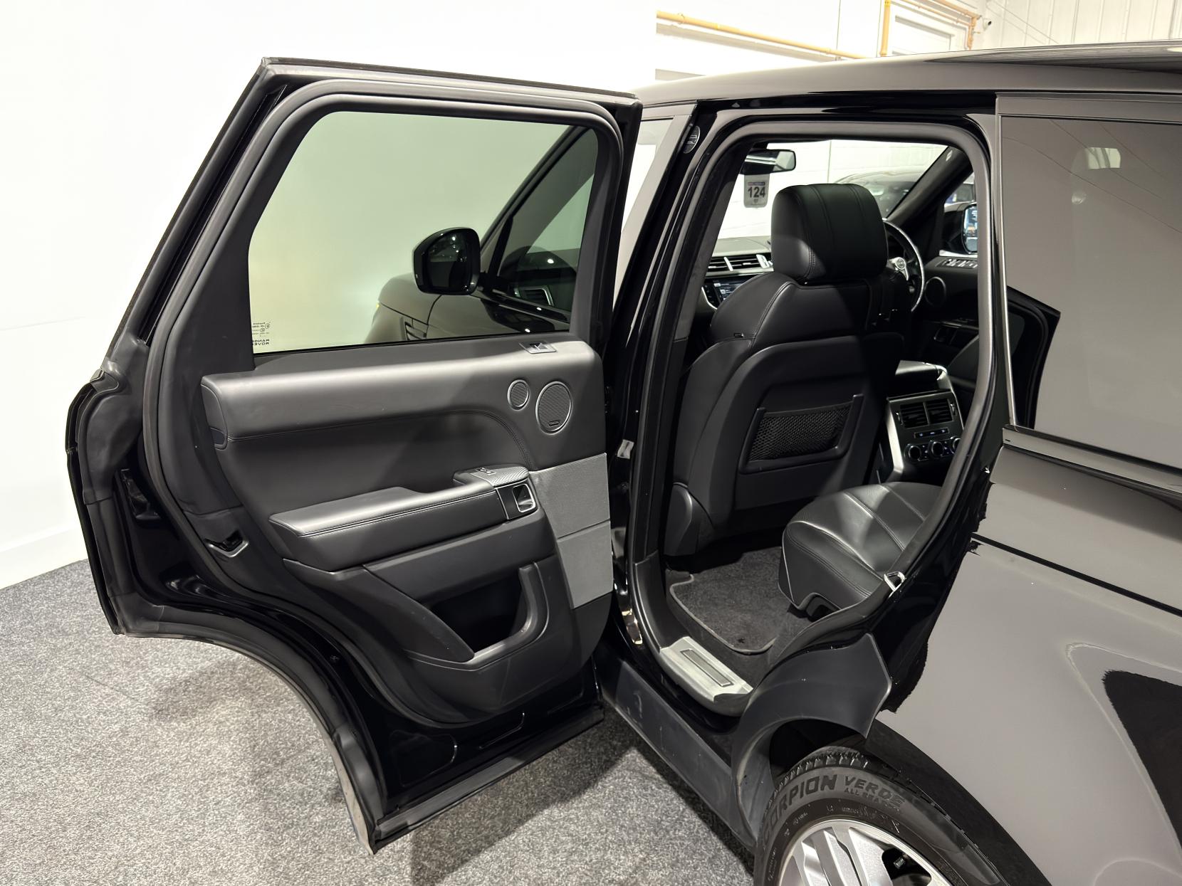 Land Rover Range Rover Sport 4.4 SD V8 Autobiography Dynamic SUV 5dr Diesel Auto 4WD Euro 6 (s/s) (339 ps)