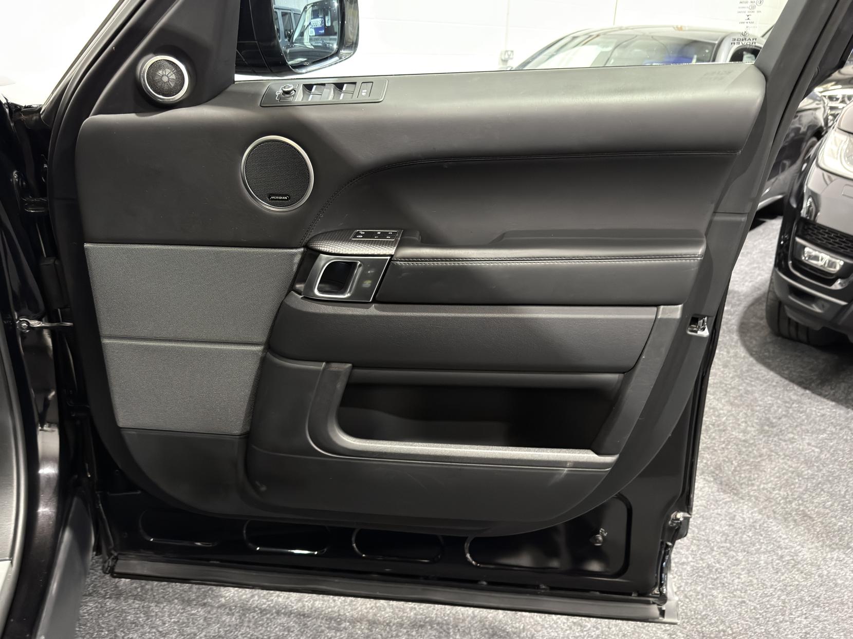 Land Rover Range Rover Sport 4.4 SD V8 Autobiography Dynamic SUV 5dr Diesel Auto 4WD Euro 6 (s/s) (339 ps)