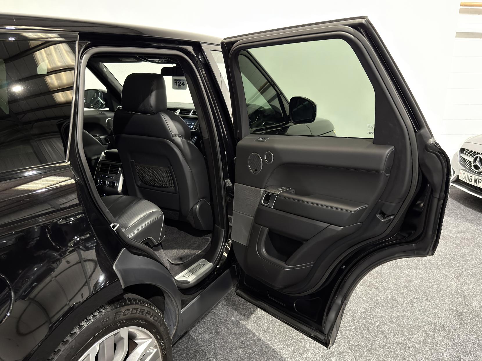 Land Rover Range Rover Sport 4.4 SD V8 Autobiography Dynamic SUV 5dr Diesel Auto 4WD Euro 6 (s/s) (339 ps)