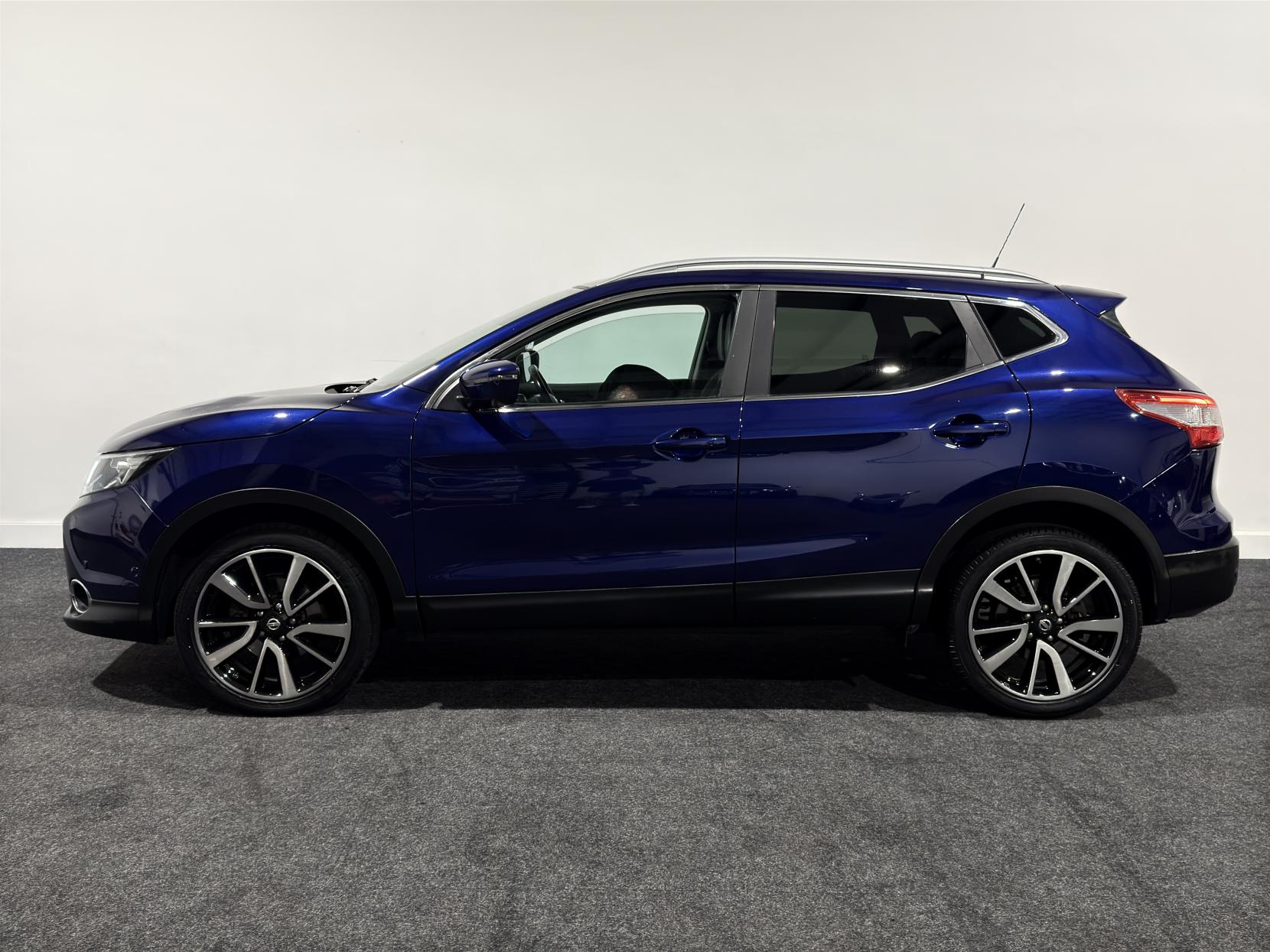 Nissan Qashqai 1.6 dCi Tekna SUV 5dr Diesel Manual 2WD Euro 5 (s/s) (130 ps)