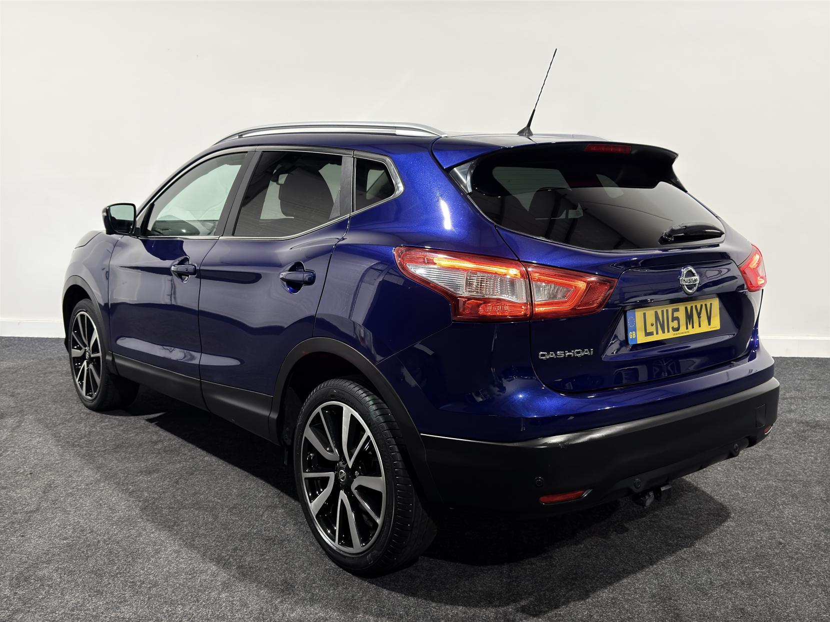 Nissan Qashqai 1.6 dCi Tekna SUV 5dr Diesel Manual 2WD Euro 5 (s/s) (130 ps)