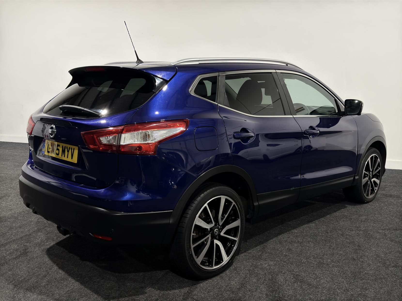 Nissan Qashqai 1.6 dCi Tekna SUV 5dr Diesel Manual 2WD Euro 5 (s/s) (130 ps)