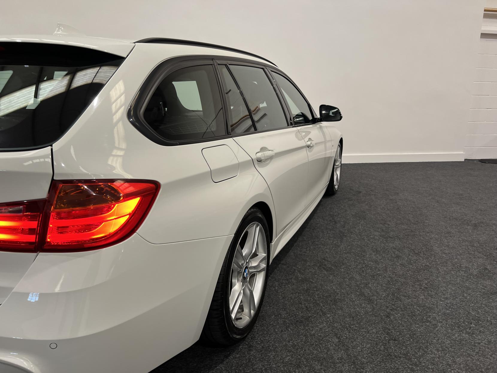 BMW 3 Series 2.0 320d M Sport Touring 5dr Diesel Manual Euro 5 (s/s) (184 ps)