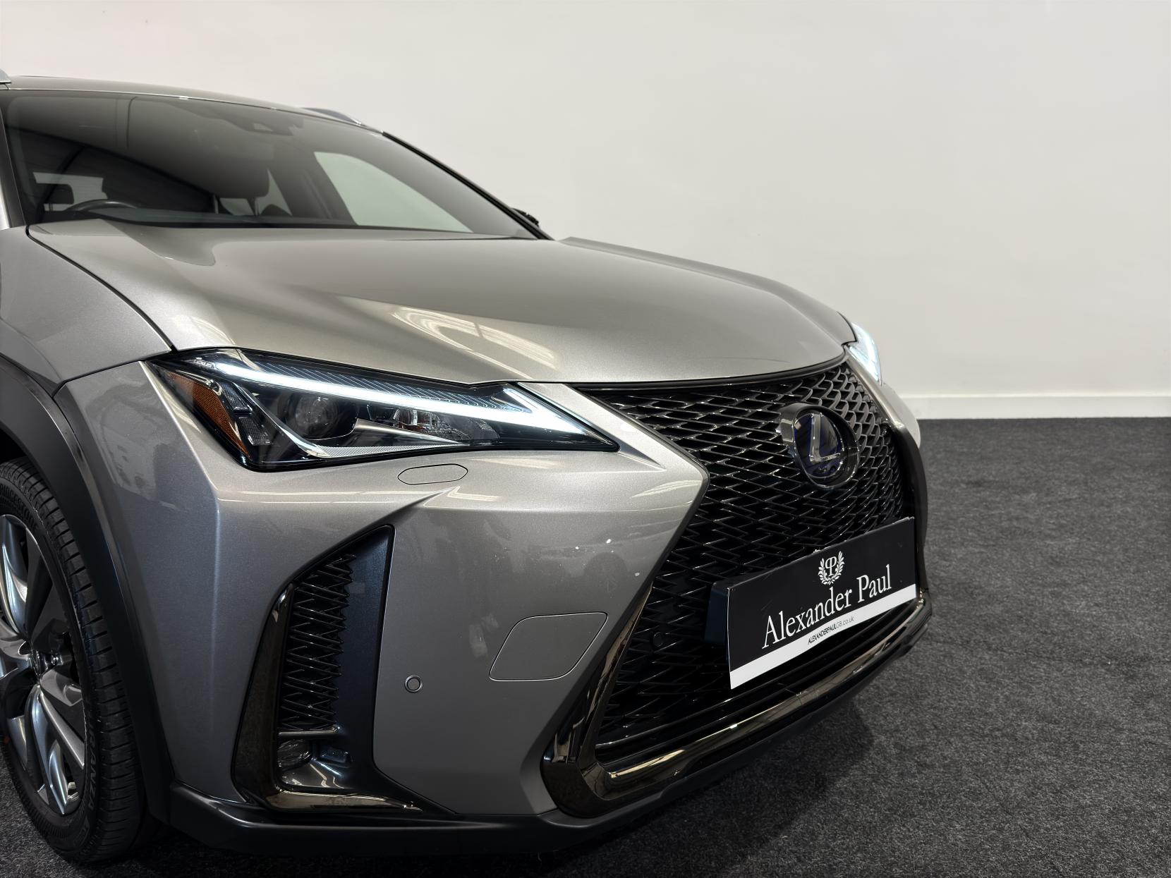 Lexus UX 2.0 250h F Sport SUV 5dr Petrol Hybrid E-CVT E-FOUR Euro 6 (s/s) (184 ps)