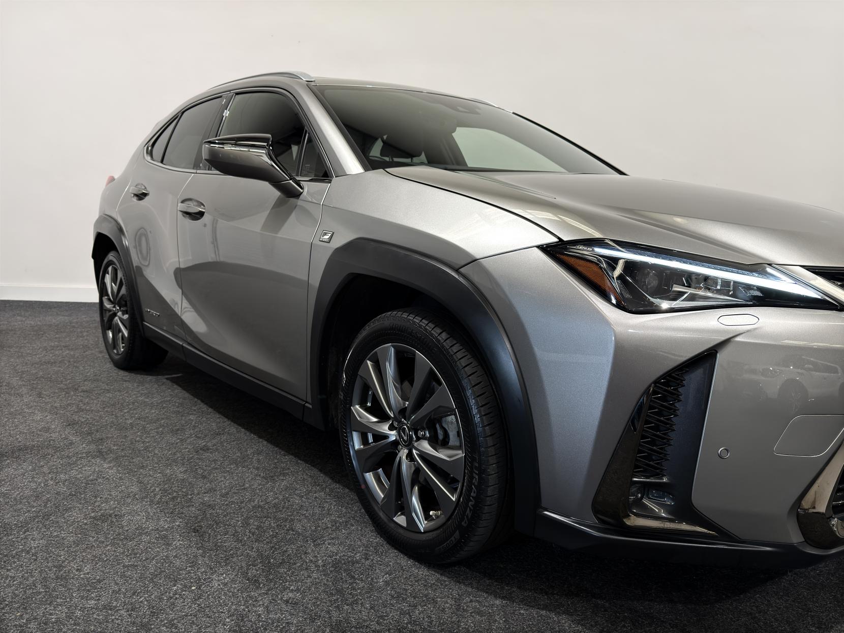 Lexus UX 2.0 250h F Sport SUV 5dr Petrol Hybrid E-CVT E-FOUR Euro 6 (s/s) (184 ps)