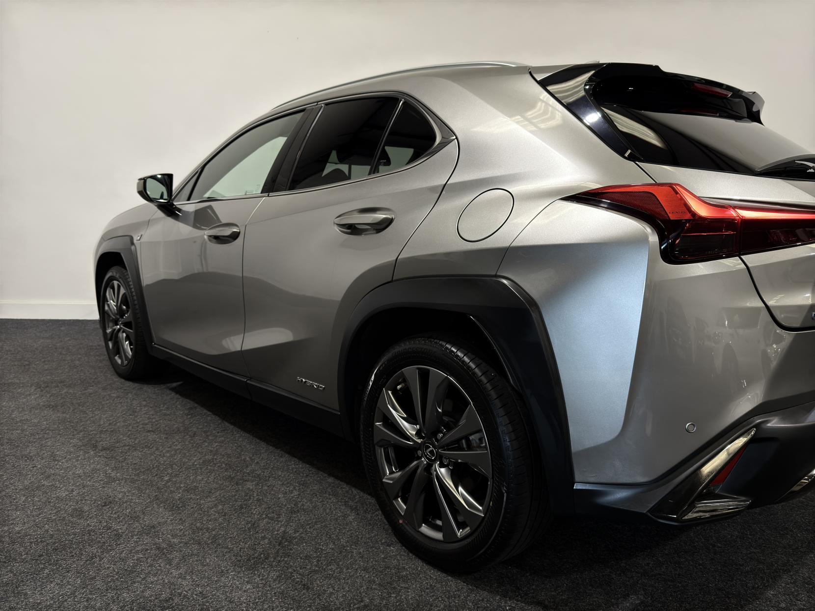 Lexus UX 2.0 250h F Sport SUV 5dr Petrol Hybrid E-CVT E-FOUR Euro 6 (s/s) (184 ps)