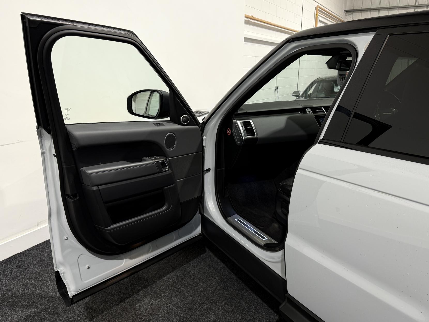 Land Rover Range Rover Sport 3.0 SD V6 HSE Dynamic SUV 5dr Diesel Auto 4WD Euro 5 (s/s) (306 ps)