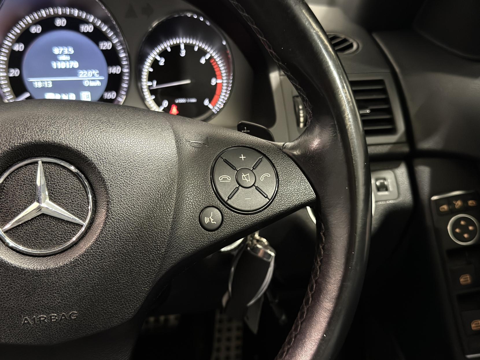Mercedes-Benz C Class 2.1 C220 CDI BlueEfficiency Sport Saloon 4dr Diesel Auto Euro 5 (170 ps)