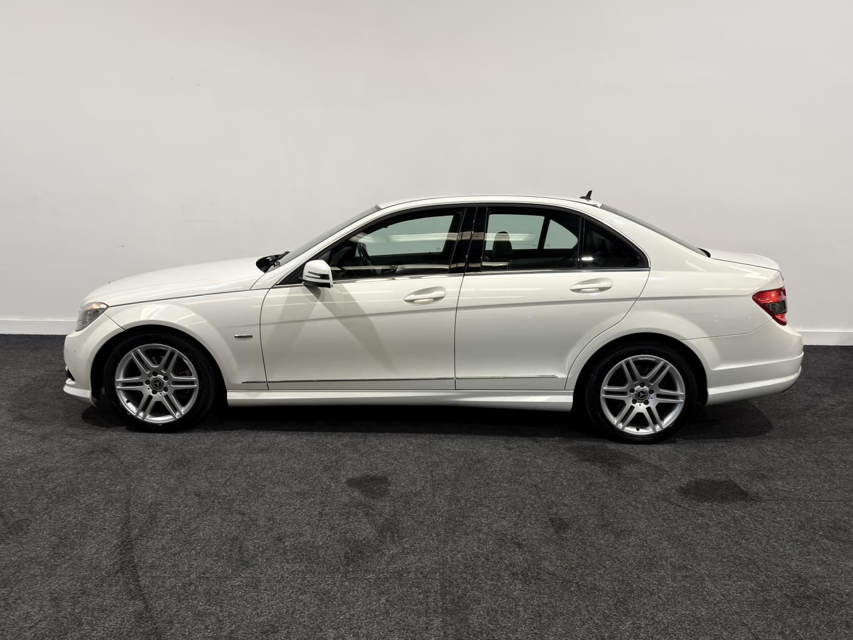 Mercedes-Benz C Class 2.1 C220 CDI BlueEfficiency Sport Saloon 4dr Diesel Auto Euro 5 (170 ps)