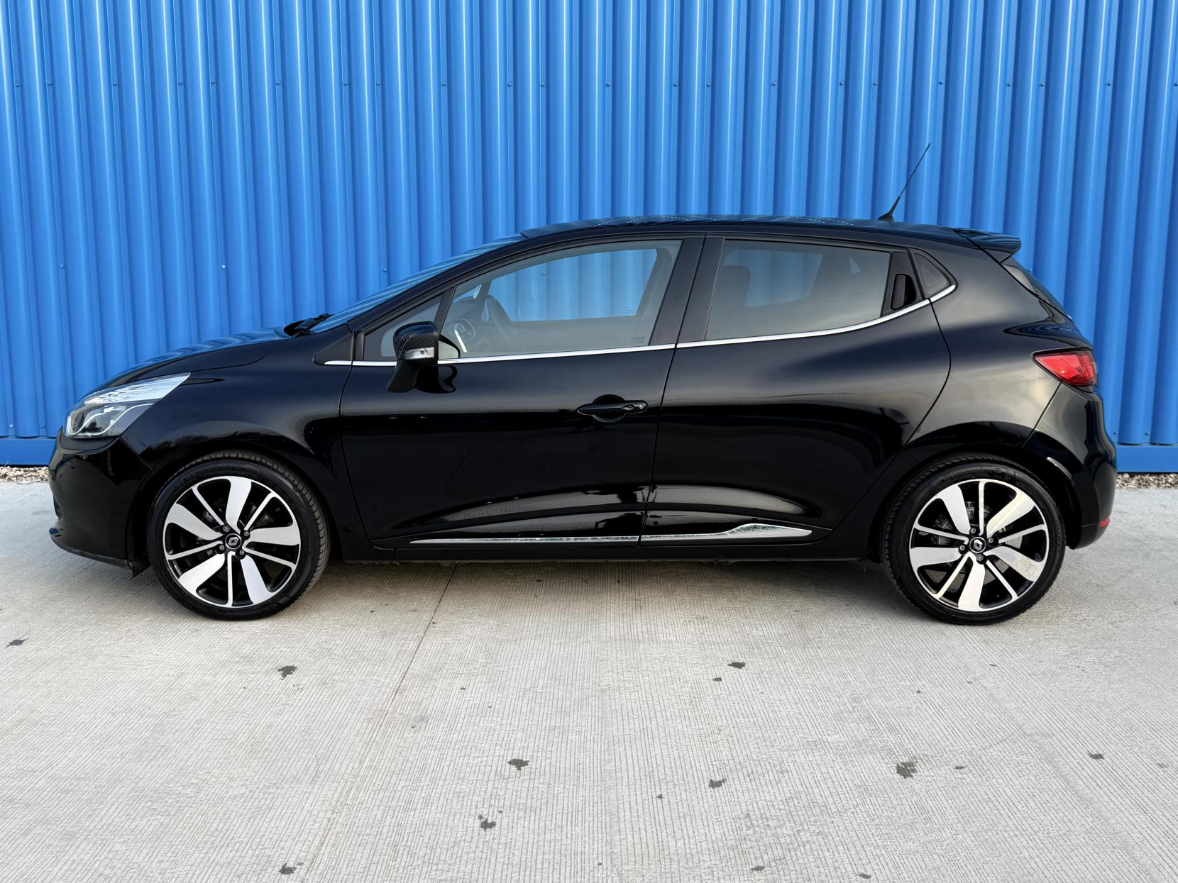 Renault Clio 0.9 TCe Iconic 25 Nav Hatchback 5dr Petrol Manual Euro 6 (s/s) (90 ps)