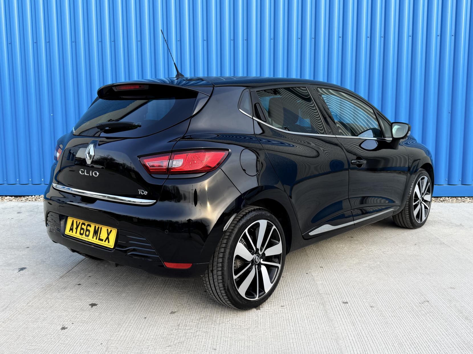 Renault Clio 0.9 TCe Iconic 25 Nav Hatchback 5dr Petrol Manual Euro 6 (s/s) (90 ps)