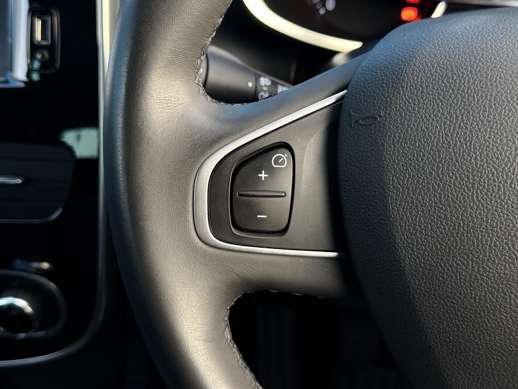 Renault Clio 0.9 TCe Iconic 25 Nav Hatchback 5dr Petrol Manual Euro 6 (s/s) (90 ps)