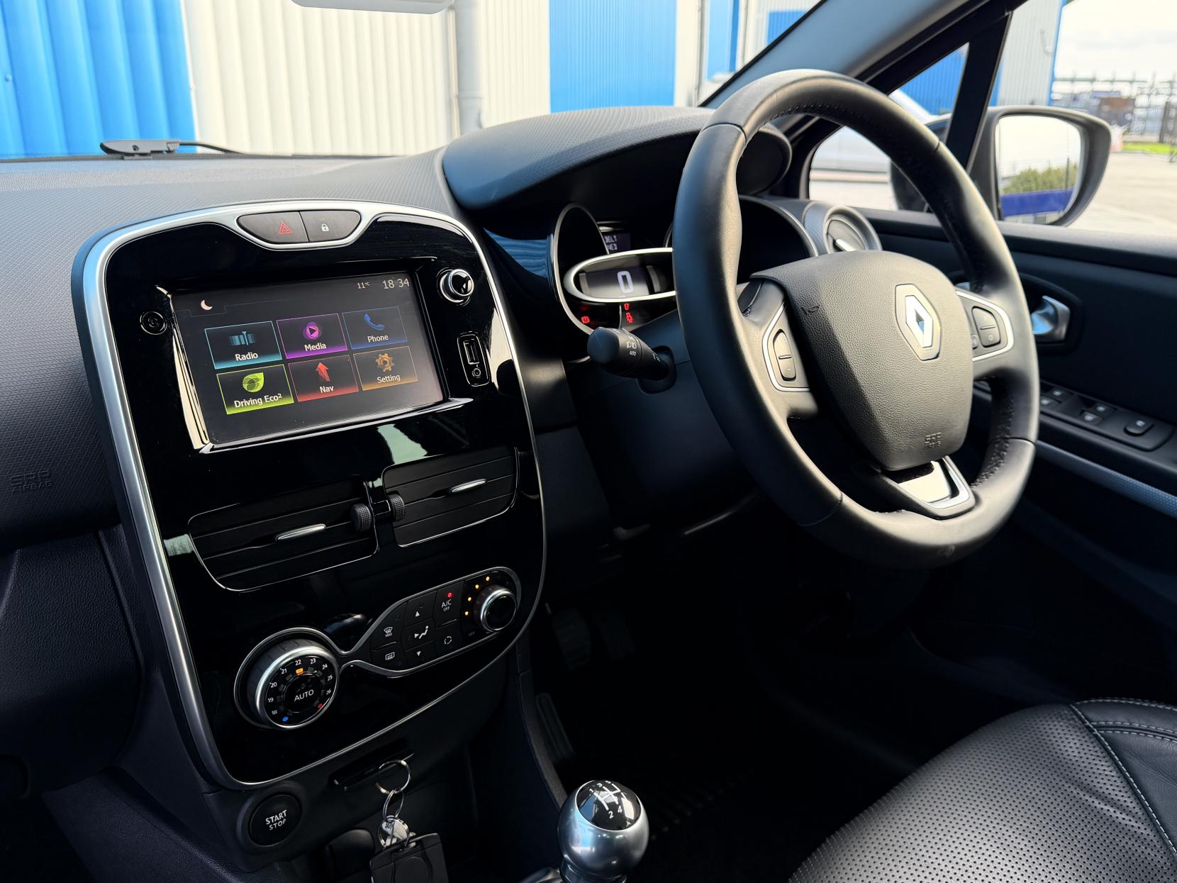 Renault Clio 0.9 TCe Iconic 25 Nav Hatchback 5dr Petrol Manual Euro 6 (s/s) (90 ps)