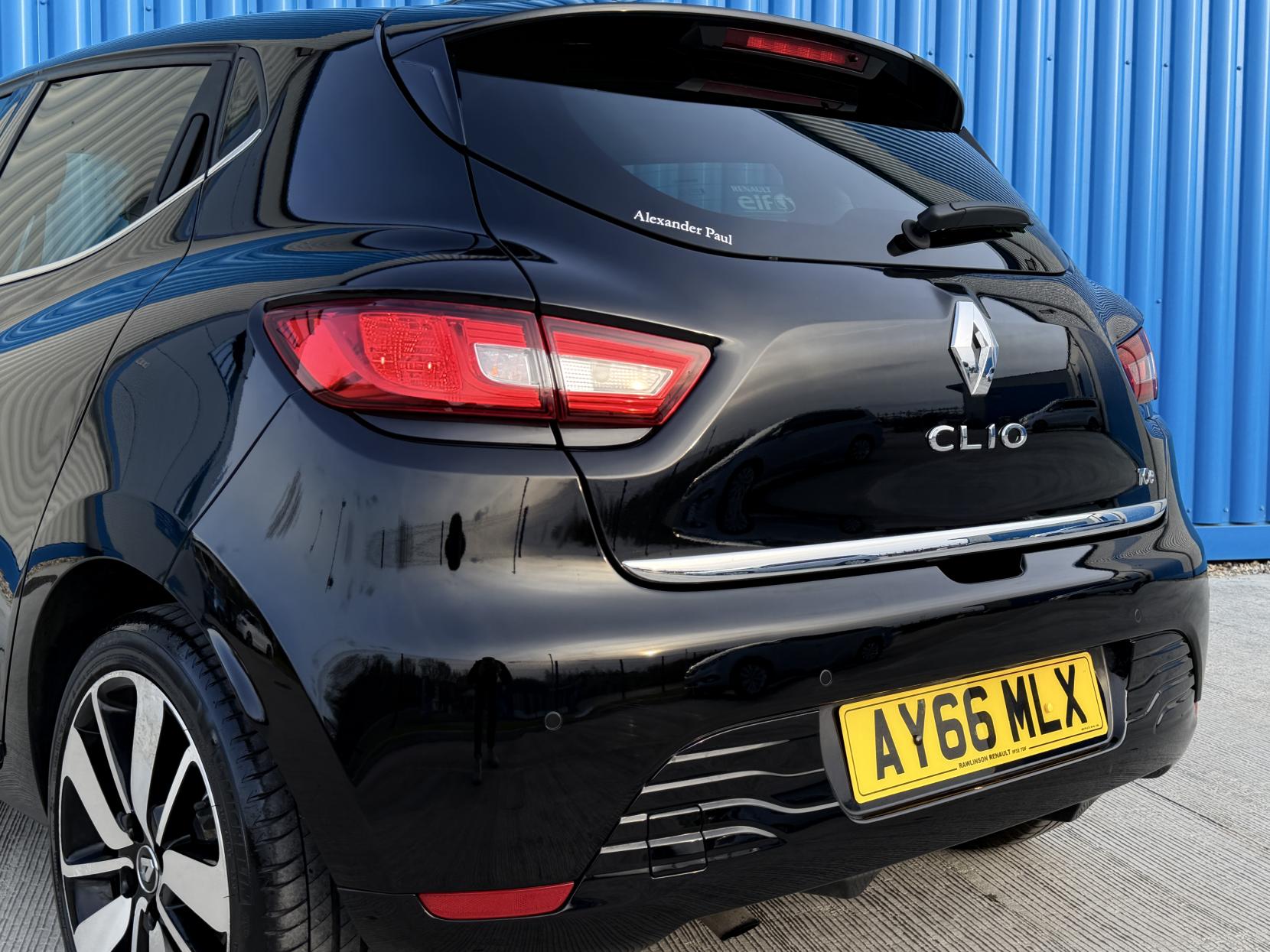 Renault Clio 0.9 TCe Iconic 25 Nav Hatchback 5dr Petrol Manual Euro 6 (s/s) (90 ps)