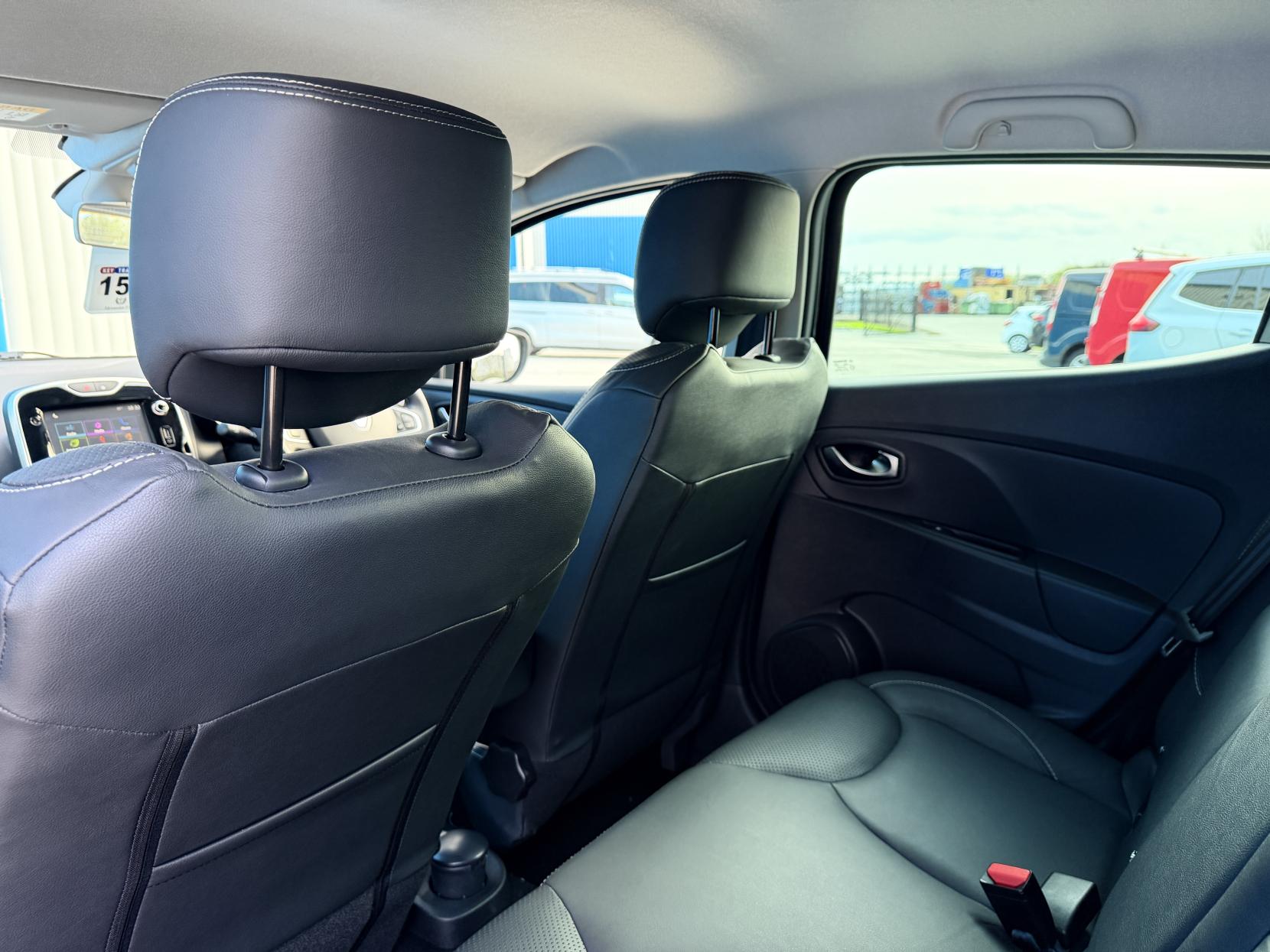 Renault Clio 0.9 TCe Iconic 25 Nav Hatchback 5dr Petrol Manual Euro 6 (s/s) (90 ps)