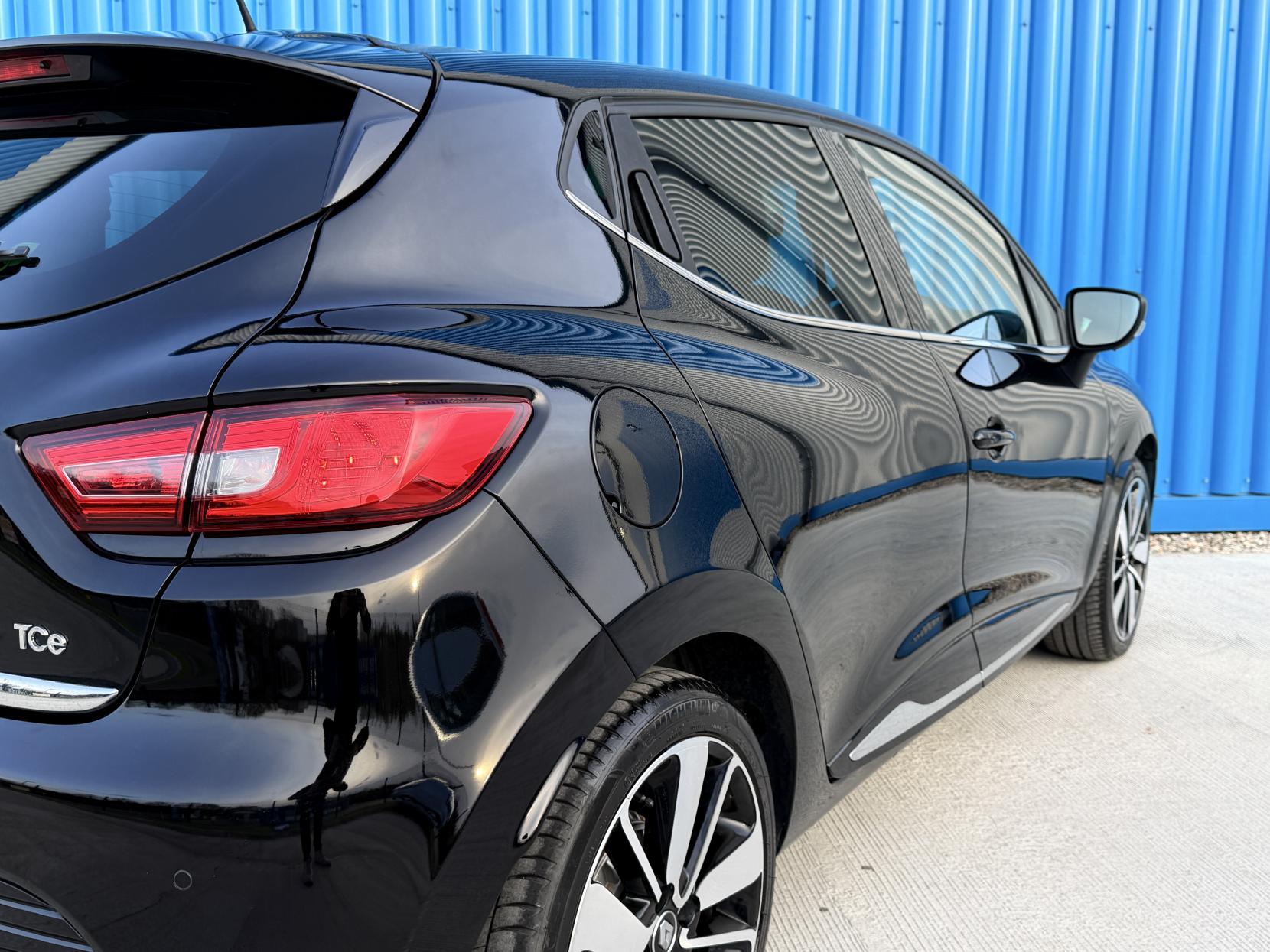 Renault Clio 0.9 TCe Iconic 25 Nav Hatchback 5dr Petrol Manual Euro 6 (s/s) (90 ps)