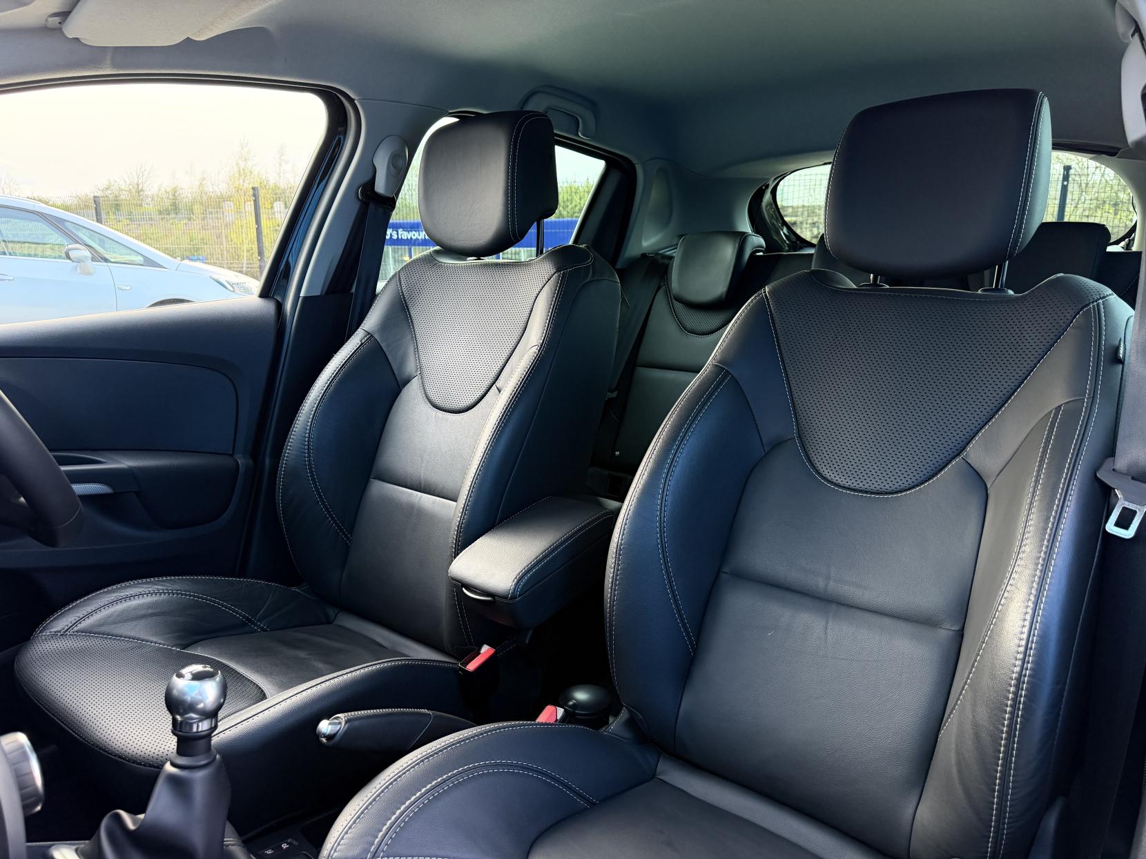 Renault Clio 0.9 TCe Iconic 25 Nav Hatchback 5dr Petrol Manual Euro 6 (s/s) (90 ps)