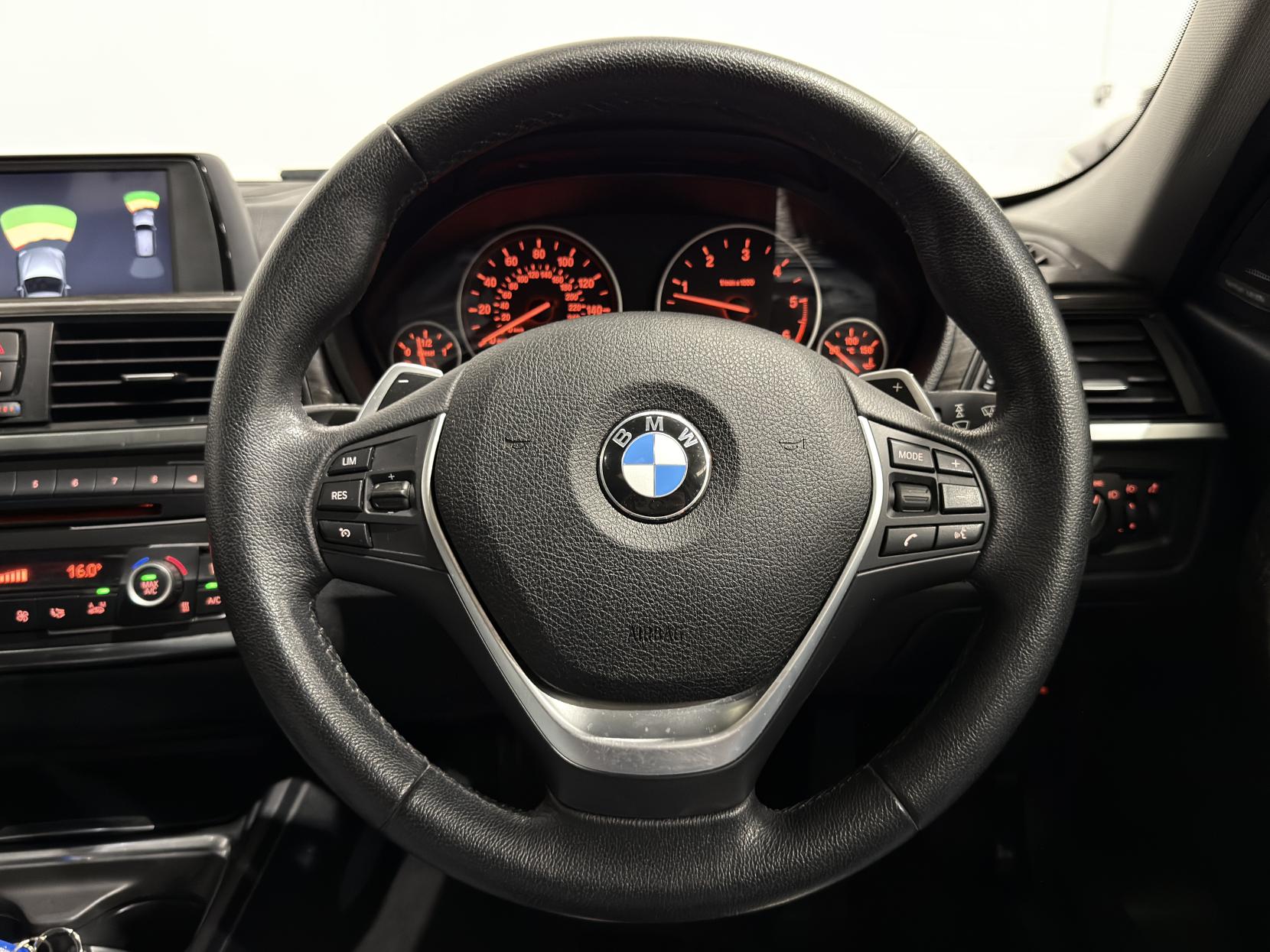 BMW 3 Series 3.0 330d Luxury Touring 5dr Diesel Auto Euro 5 (s/s) (258 ps)