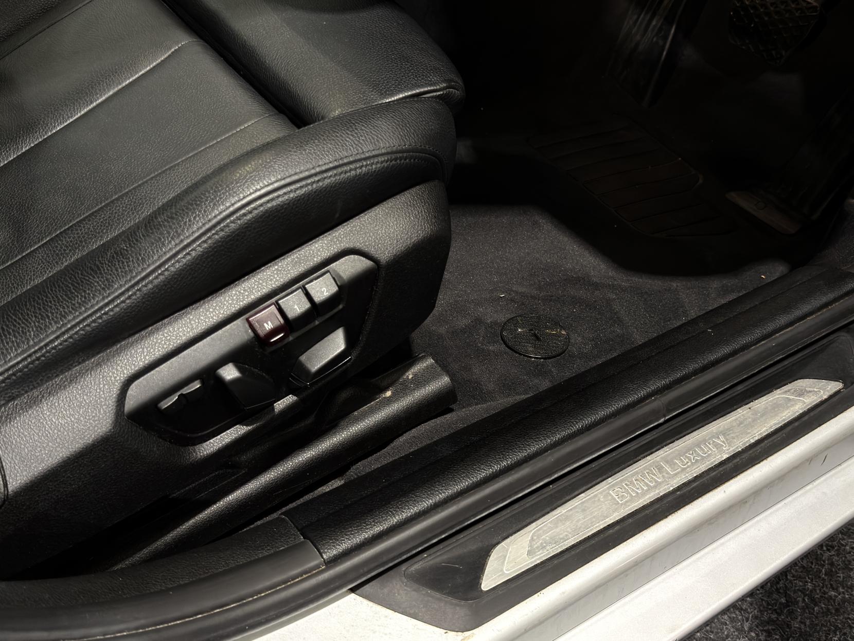 BMW 3 Series 3.0 330d Luxury Touring 5dr Diesel Auto Euro 5 (s/s) (258 ps)