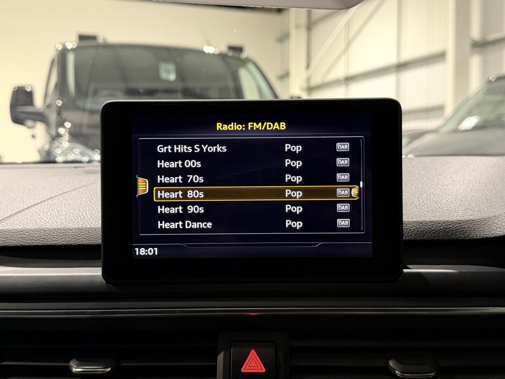 Audi A4 Avant 2.0 TDI S line Estate 5dr Diesel S Tronic quattro Euro 6 (s/s) (190 ps)