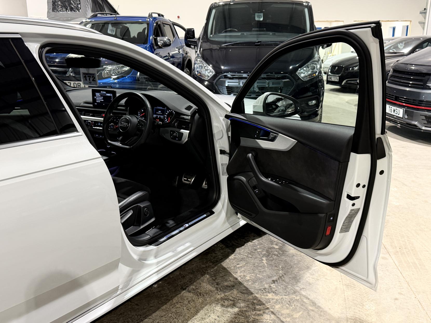 Audi A4 Avant 2.0 TDI S line Estate 5dr Diesel S Tronic quattro Euro 6 (s/s) (190 ps)