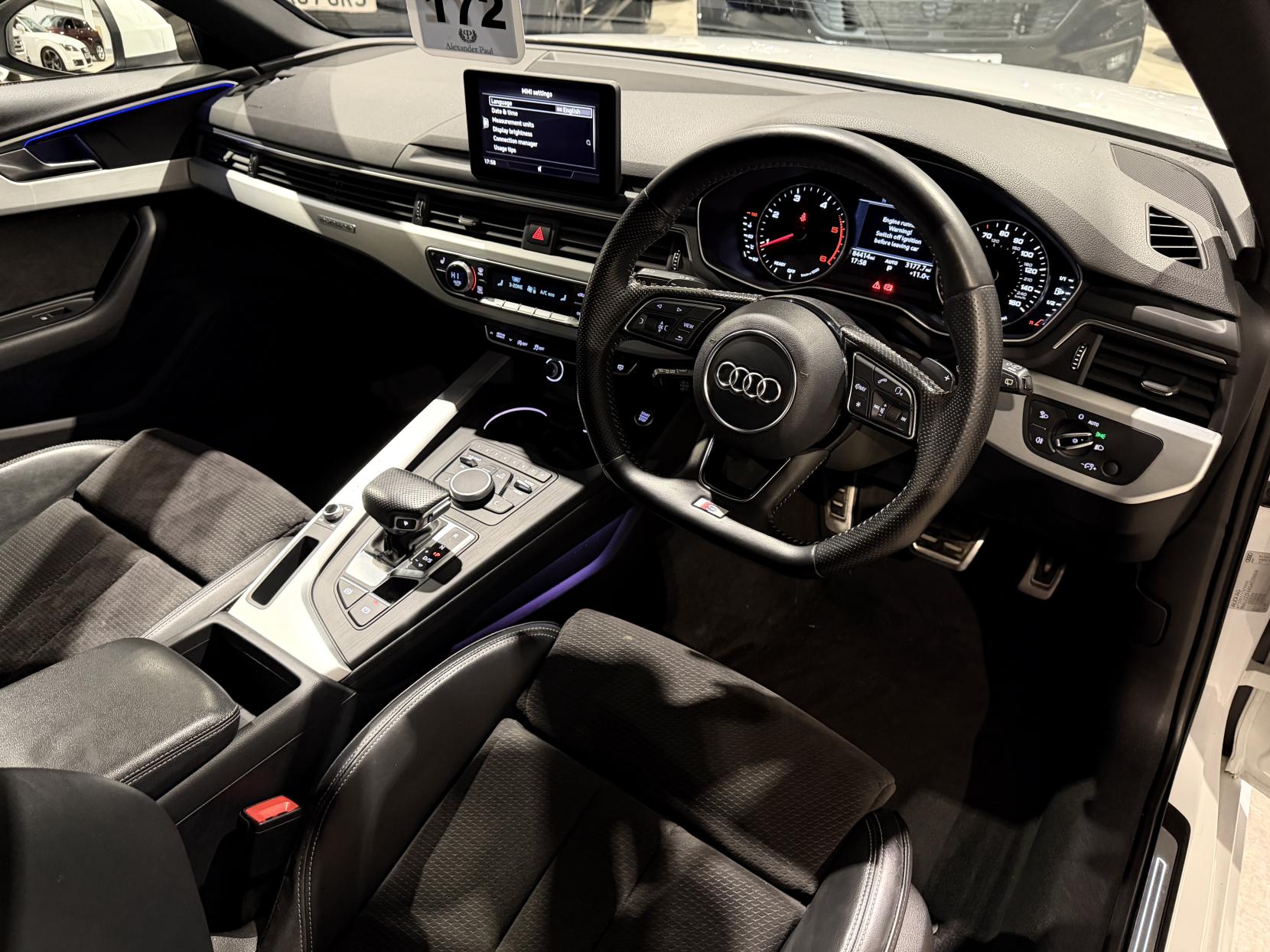 Audi A4 Avant 2.0 TDI S line Estate 5dr Diesel S Tronic quattro Euro 6 (s/s) (190 ps)