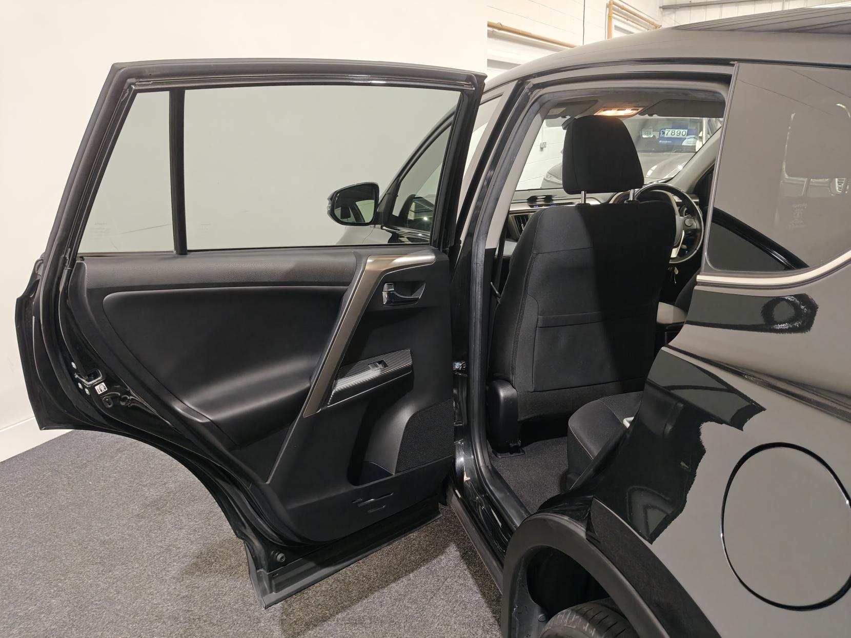 Toyota RAV4 2.2 D-4D Icon SUV 5dr Diesel Manual 4WD Euro 5 (150 ps)