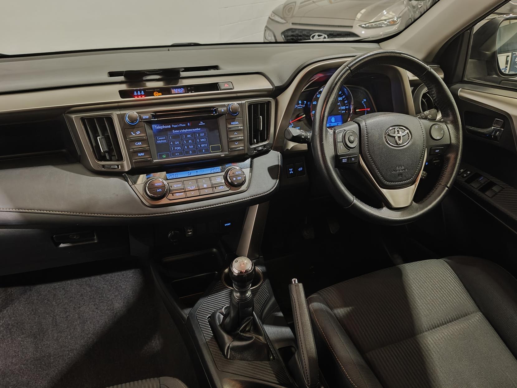 Toyota RAV4 2.2 D-4D Icon SUV 5dr Diesel Manual 4WD Euro 5 (150 ps)