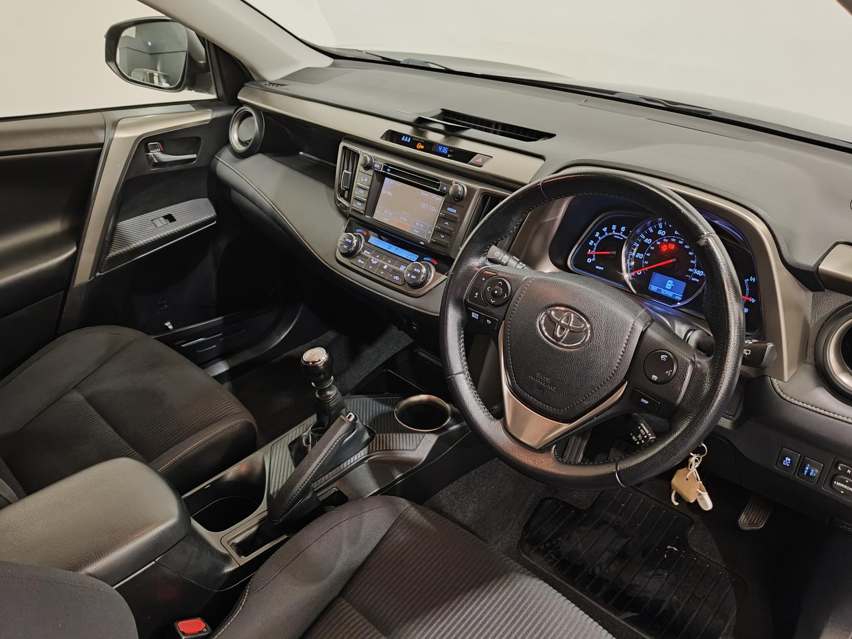 Toyota RAV4 2.2 D-4D Icon SUV 5dr Diesel Manual 4WD Euro 5 (150 ps)