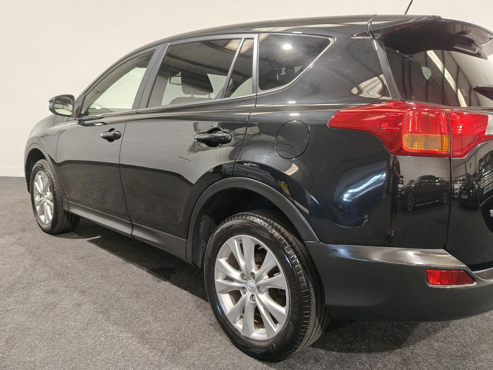 Toyota RAV4 2.2 D-4D Icon SUV 5dr Diesel Manual 4WD Euro 5 (150 ps)