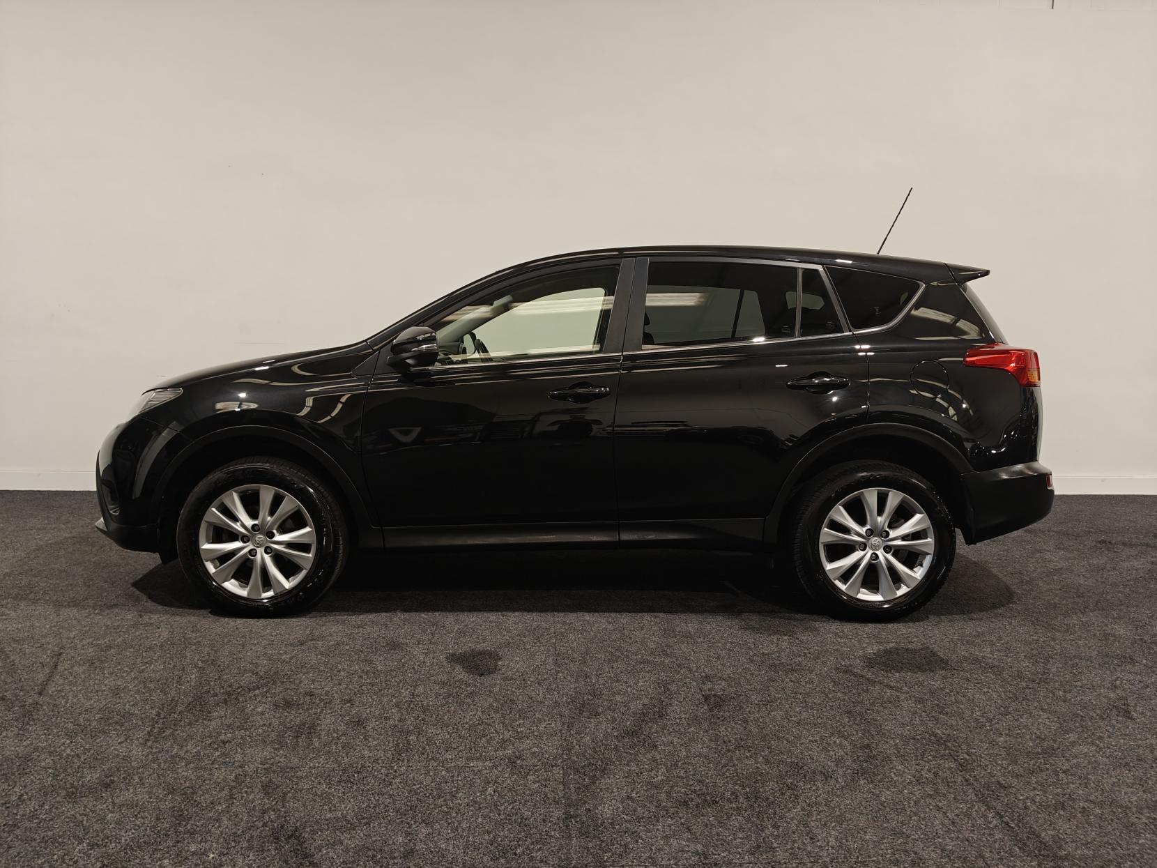 Toyota RAV4 2.2 D-4D Icon SUV 5dr Diesel Manual 4WD Euro 5 (150 ps)