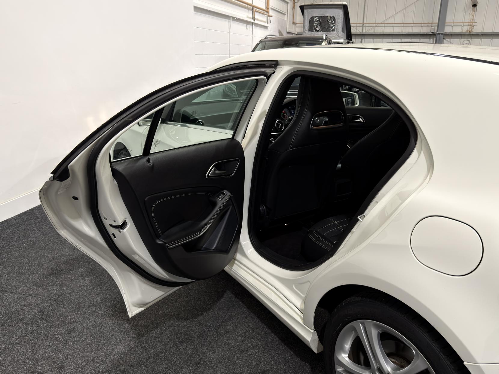 Mercedes-Benz A Class 1.5 A180 CDI Sport Hatchback 5dr Diesel 7G-DCT Euro 5 (s/s) (109 ps)