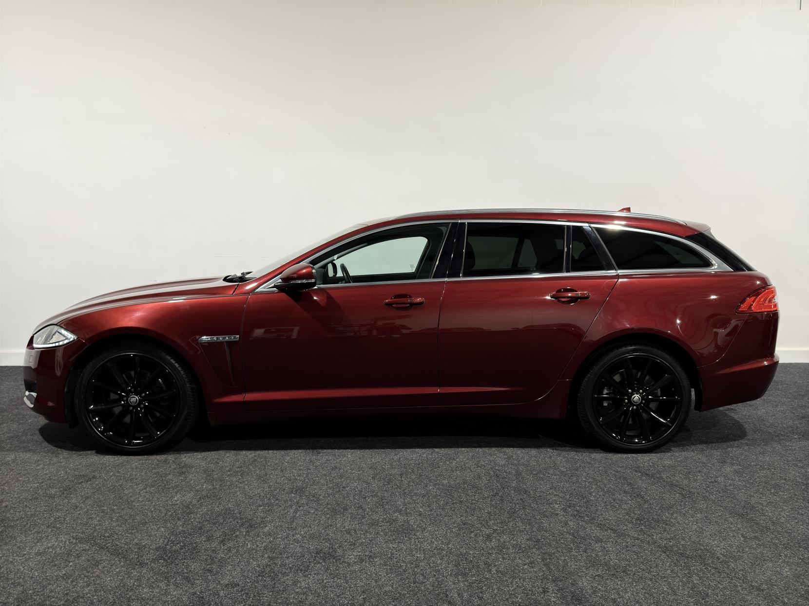 Jaguar XF 2.2d Premium Luxury Sportbrake 5dr Diesel Auto Euro 5 (s/s) (200 ps)