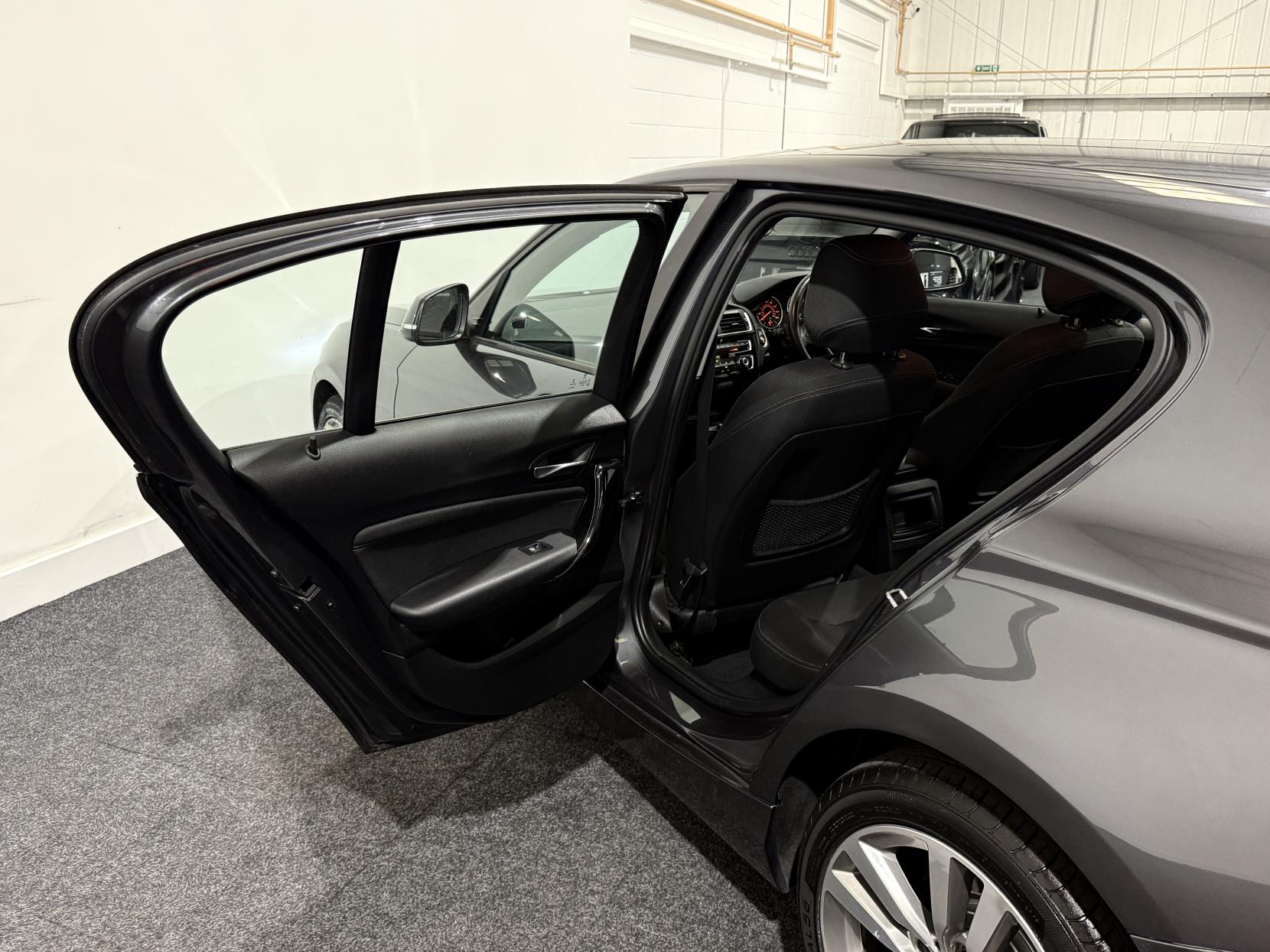 BMW 1 Series 2.0 120d Sport Hatchback 5dr Diesel Manual Euro 6 (s/s) (190 ps)