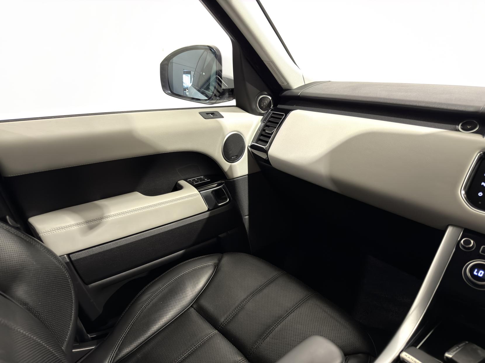 Land Rover Range Rover Sport 3.0 SD V6 HSE SUV 5dr Diesel Auto 4WD Euro 5 (s/s) (306 ps)