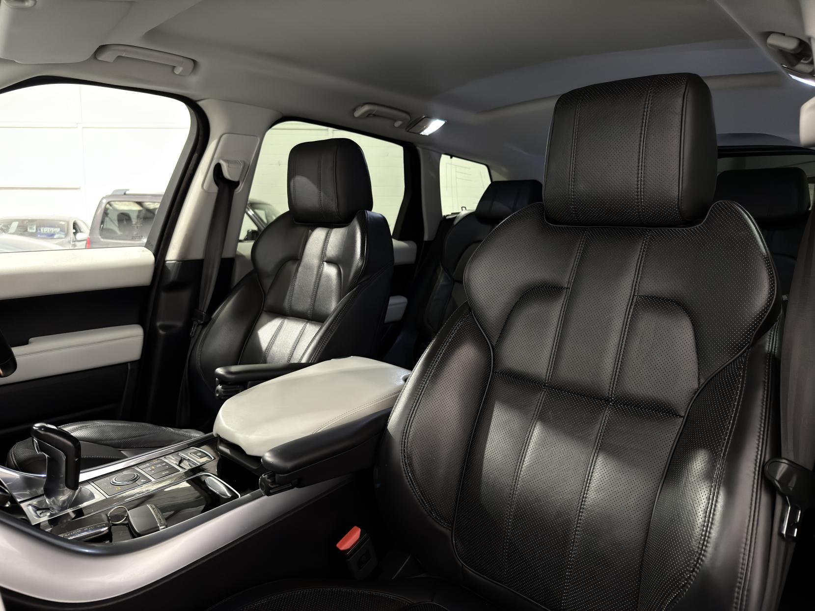 Land Rover Range Rover Sport 3.0 SD V6 HSE SUV 5dr Diesel Auto 4WD Euro 5 (s/s) (306 ps)
