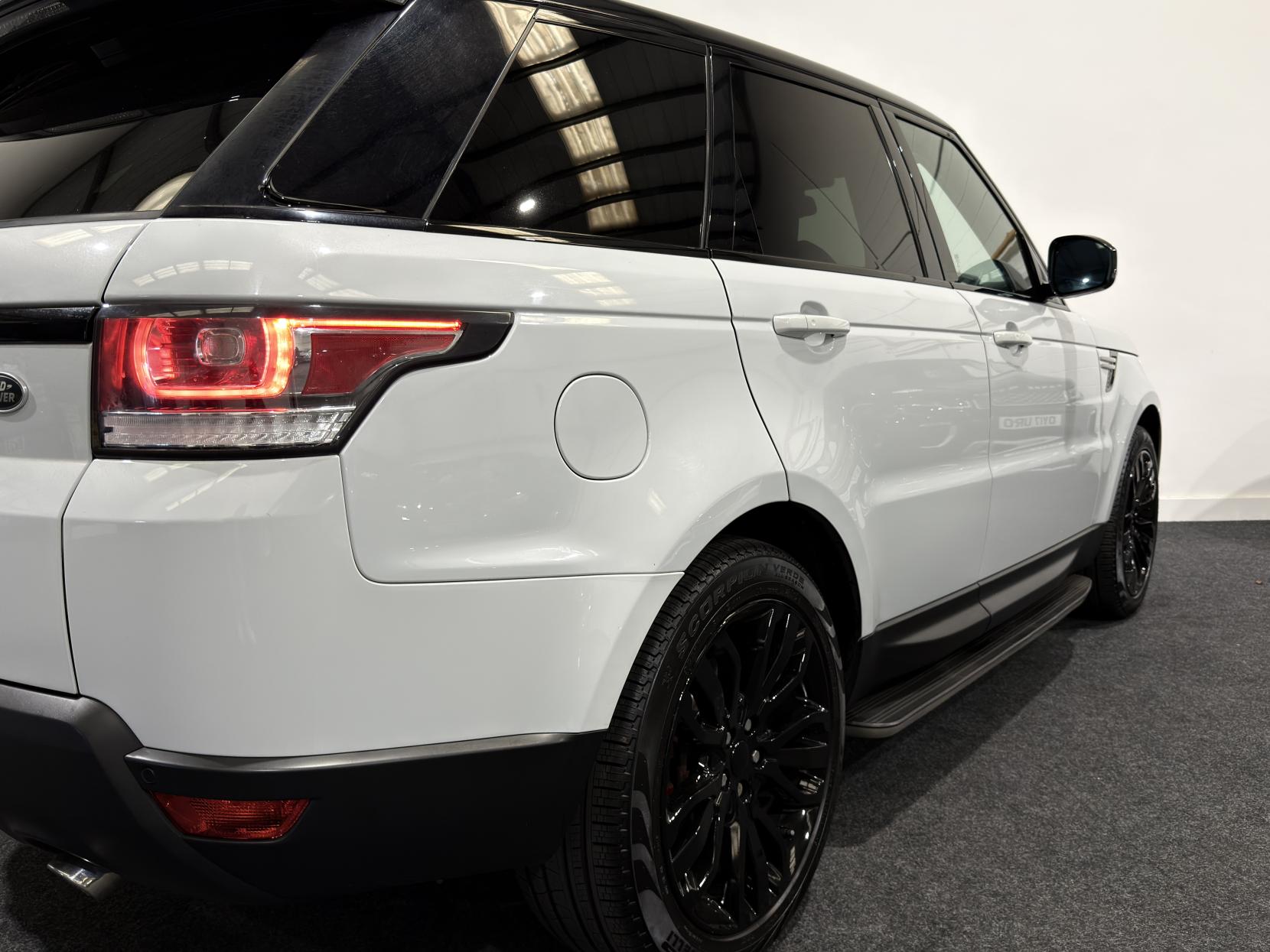 Land Rover Range Rover Sport 3.0 SD V6 HSE SUV 5dr Diesel Auto 4WD Euro 5 (s/s) (306 ps)