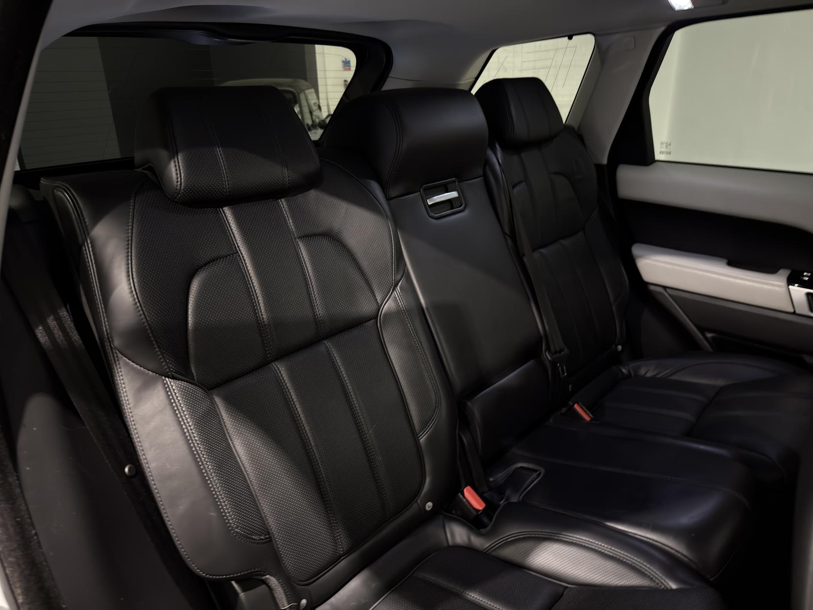 Land Rover Range Rover Sport 3.0 SD V6 HSE SUV 5dr Diesel Auto 4WD Euro 5 (s/s) (306 ps)
