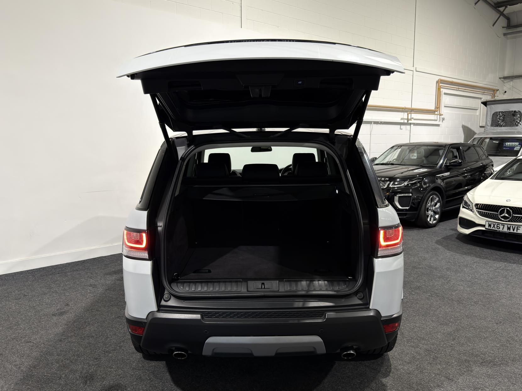Land Rover Range Rover Sport 3.0 SD V6 HSE SUV 5dr Diesel Auto 4WD Euro 5 (s/s) (306 ps)